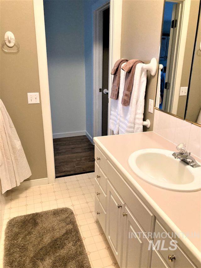 462 E Highway 81 Property Photo 5