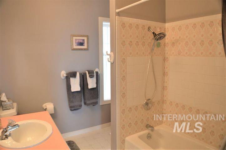 462 E Highway 81 Property Photo 6
