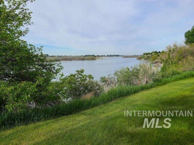 462 E Highway 81 Property Photo 18