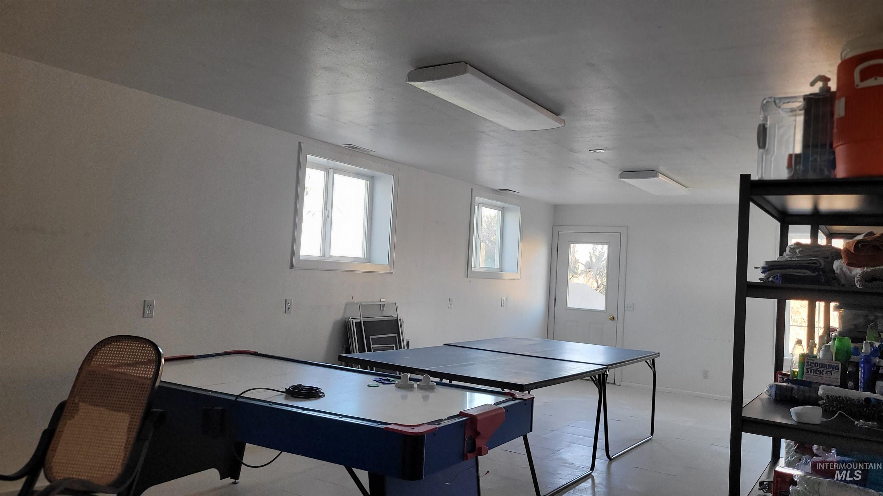 462 E Highway 81 Property Photo 28