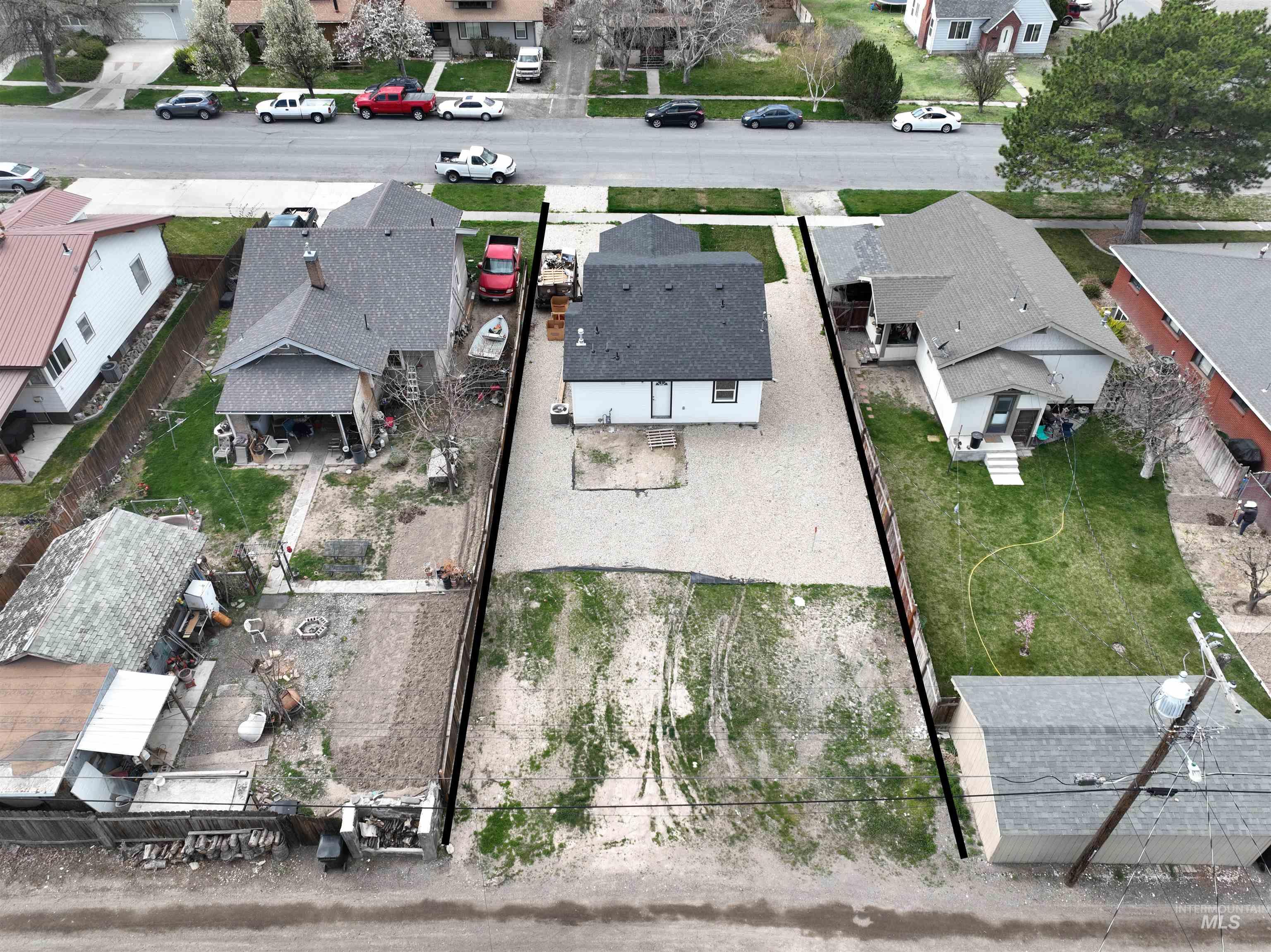 320 N 12th Property Photo 14