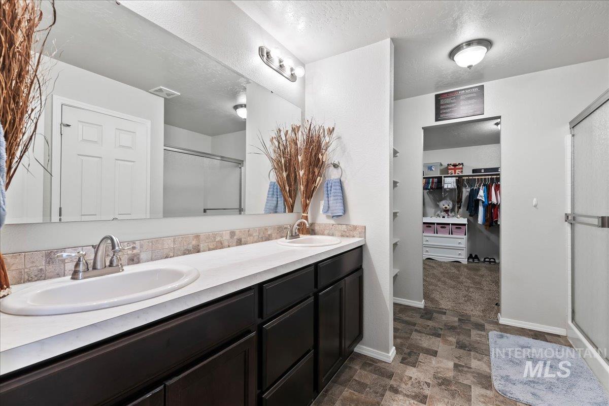 1430 Ne Quigley St Property Photo 23