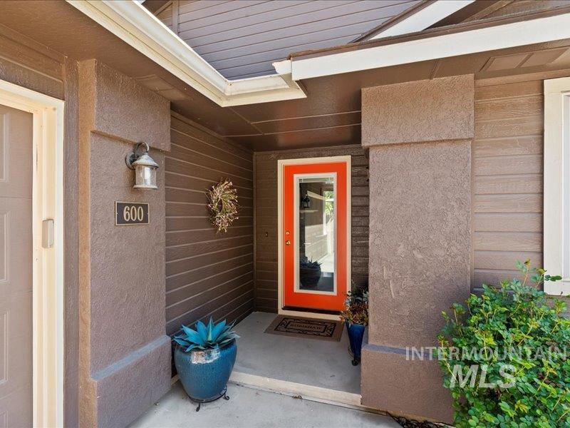 600 W Richmond Lane Property Photo 4