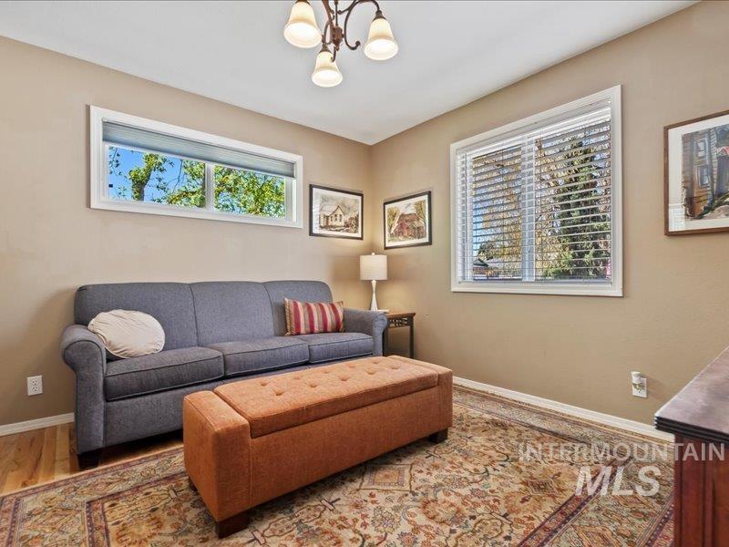 600 W Richmond Lane Property Photo 16
