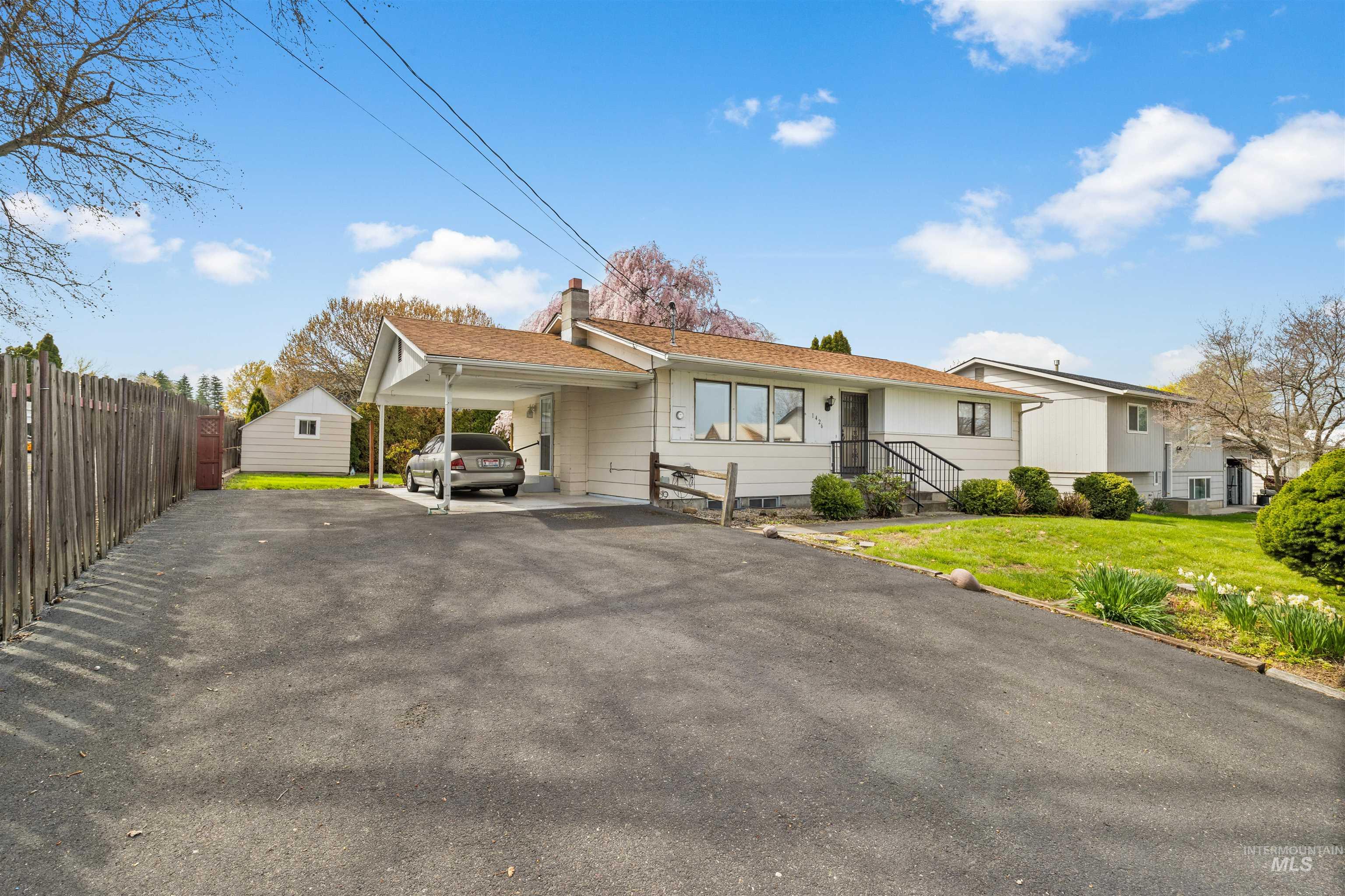1426 Powers Ave Property Photo 1