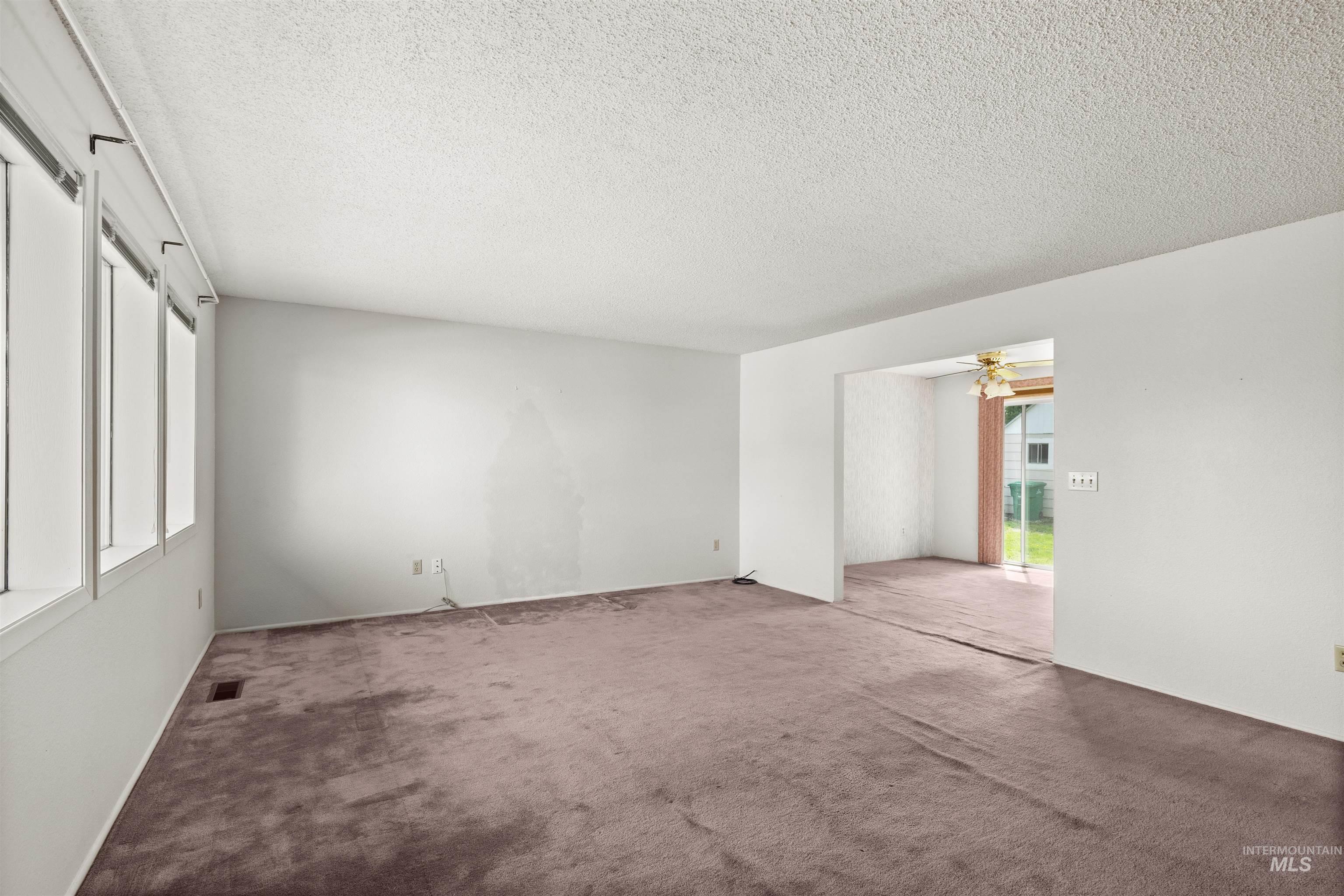 1426 Powers Ave Property Photo 8
