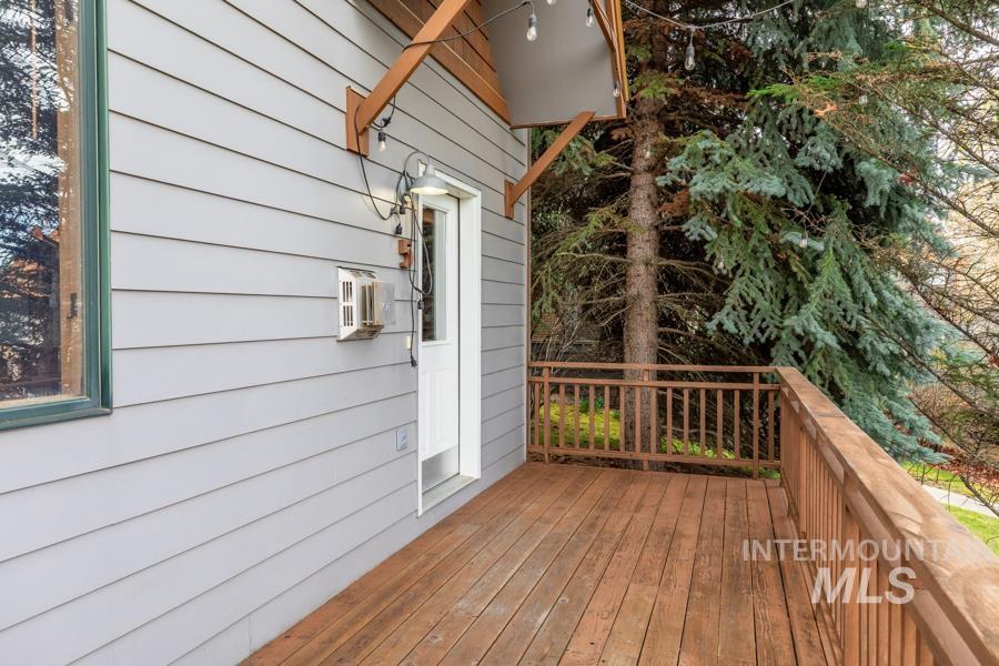 1415 Pine Cone Property Photo 2