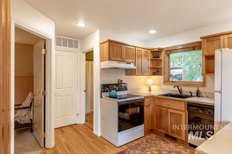 1415 Pine Cone Property Photo 10