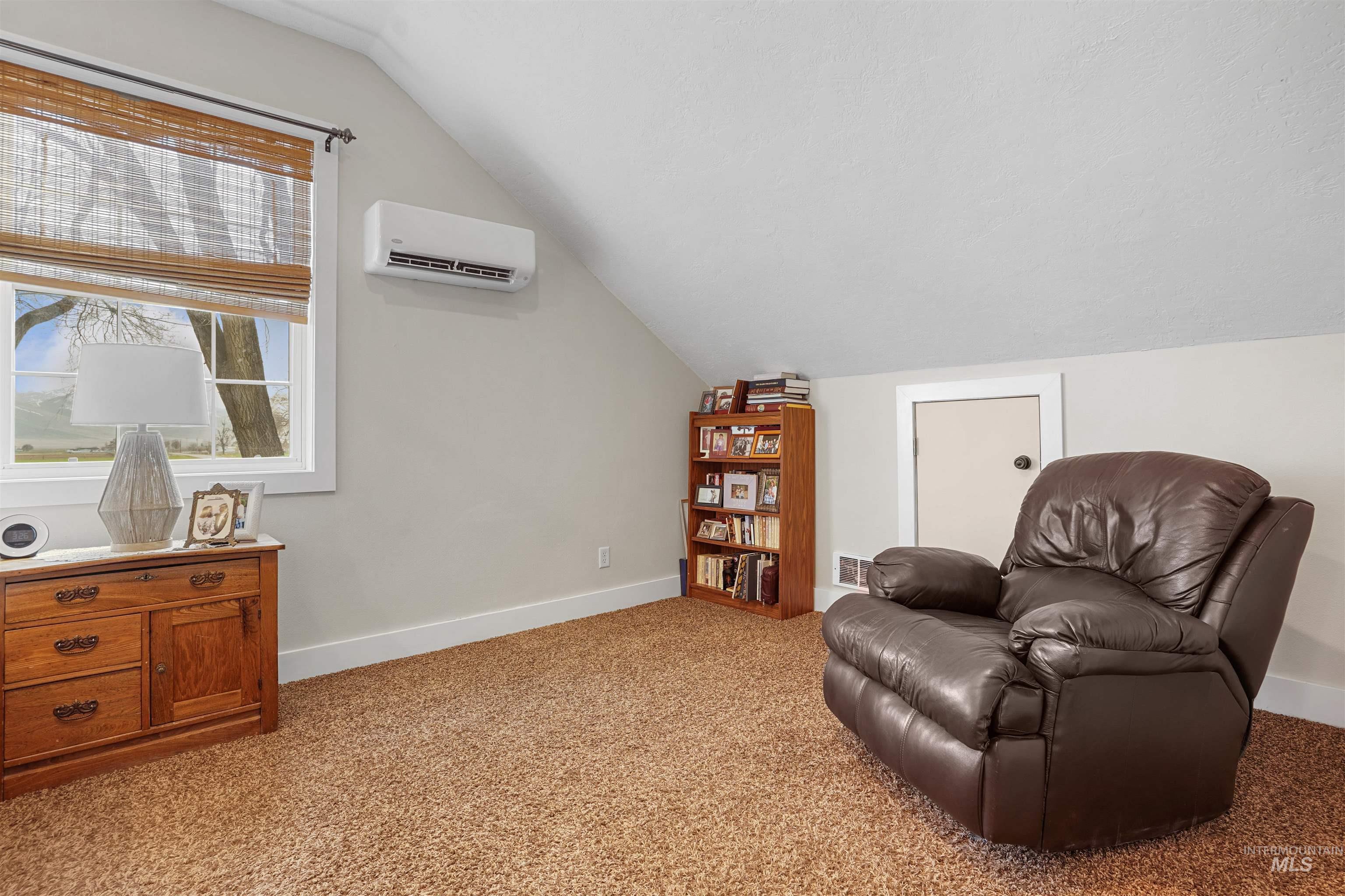 653 E 200 S Property Photo 15