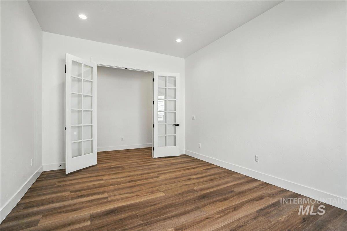 2221 N Mountain Vista Ave Property Photo 6