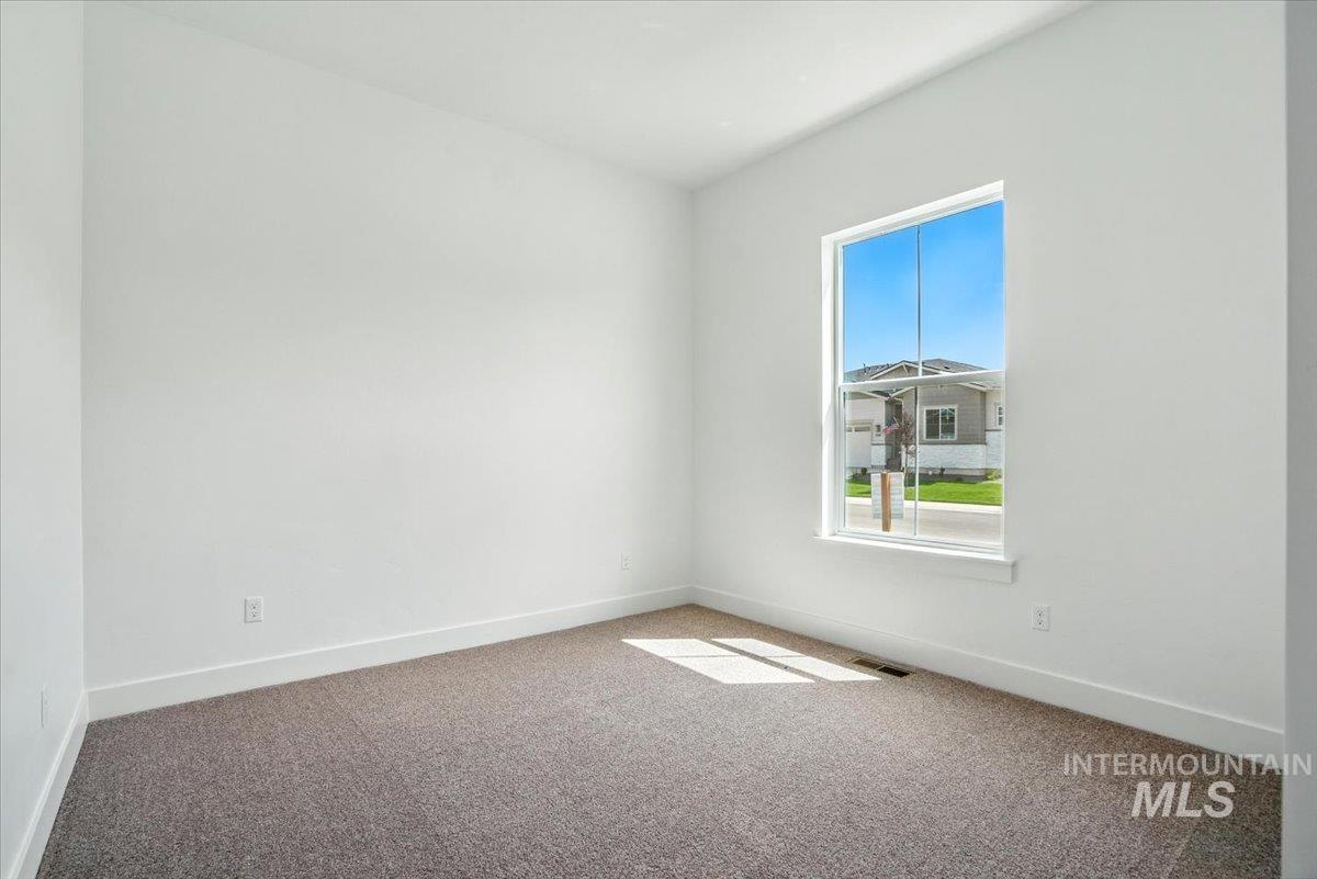 2221 N Mountain Vista Ave Property Photo 32