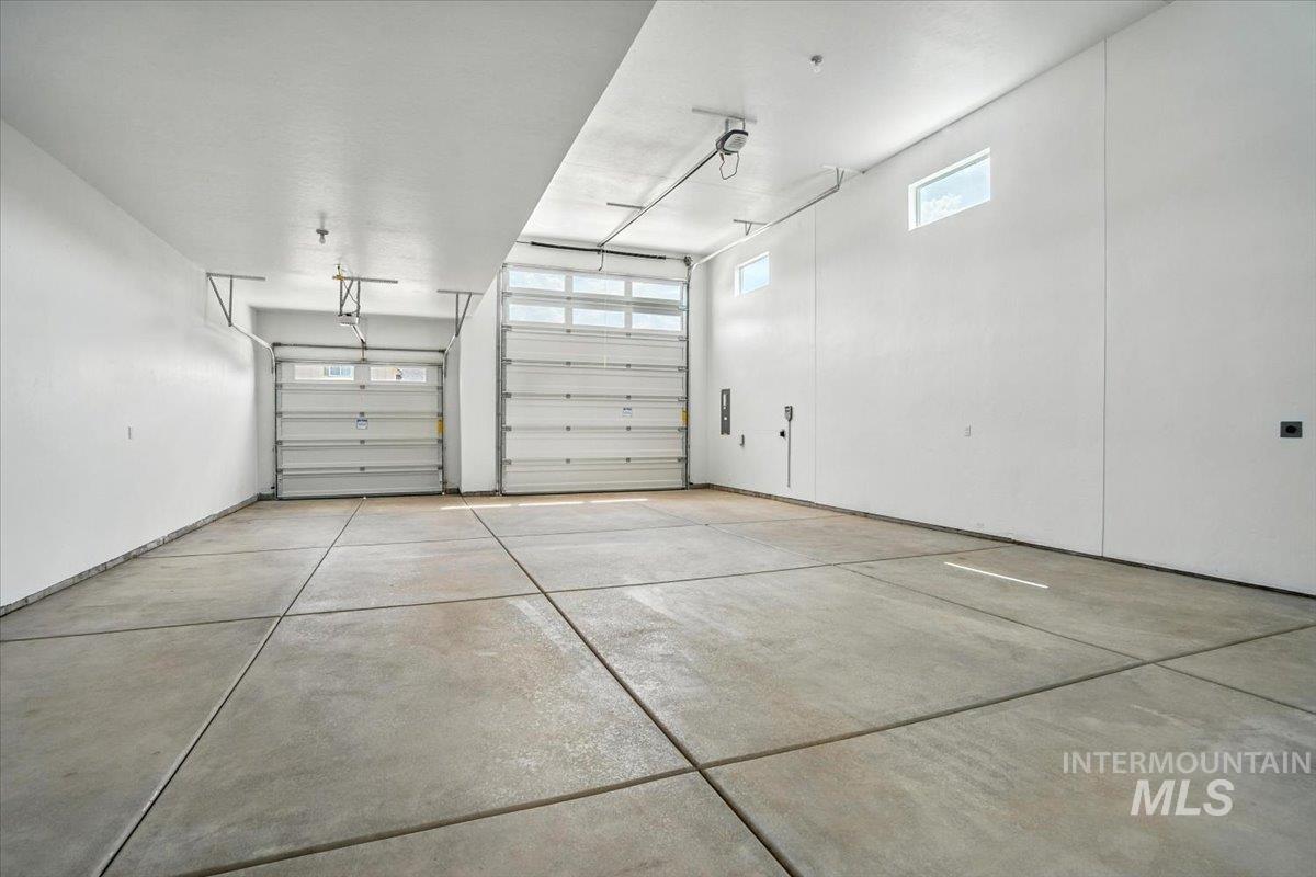 2221 N Mountain Vista Ave Property Photo 37