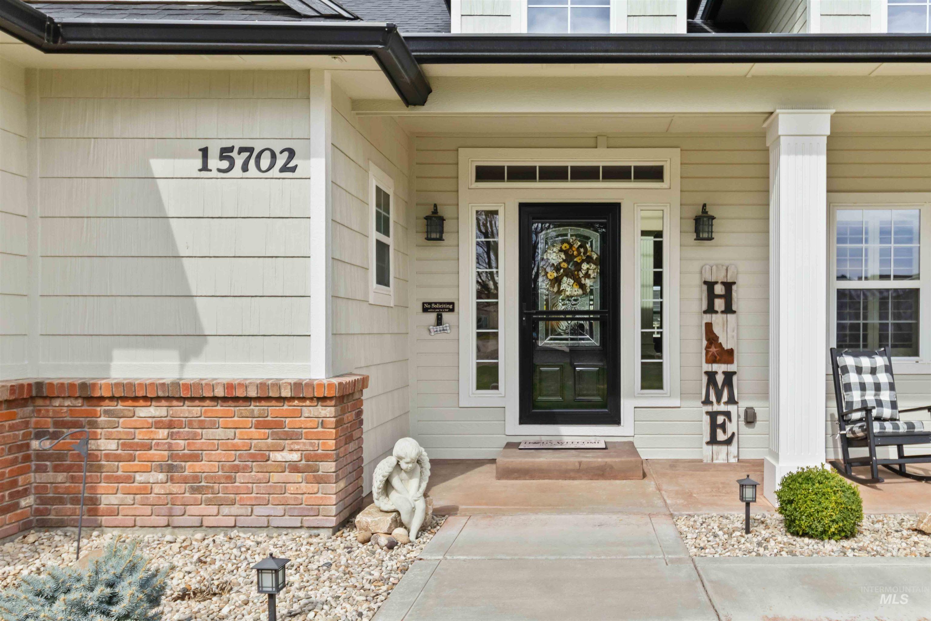 15702 Venus Ct Property Photo 3