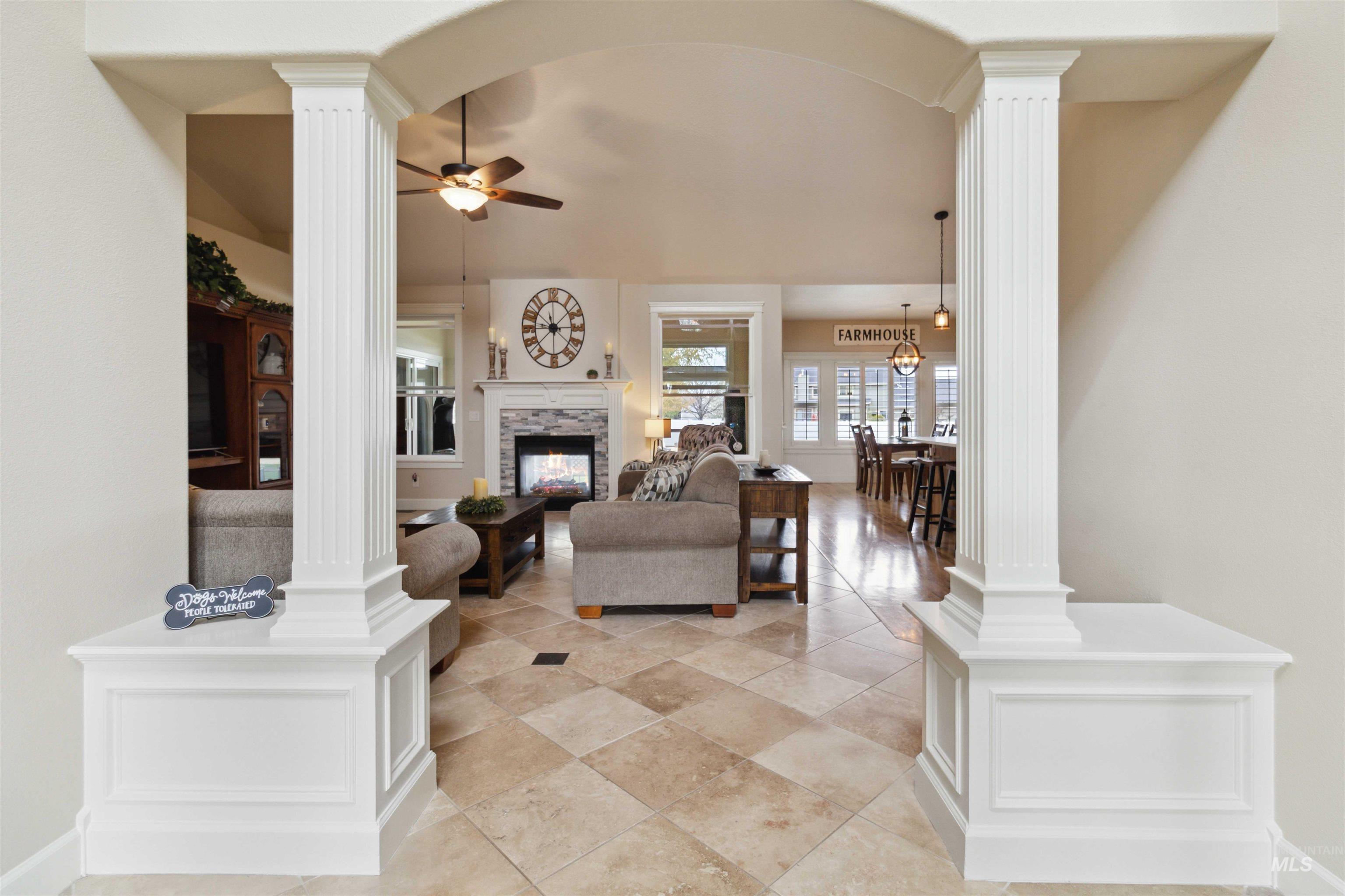 15702 Venus Ct Property Photo 5