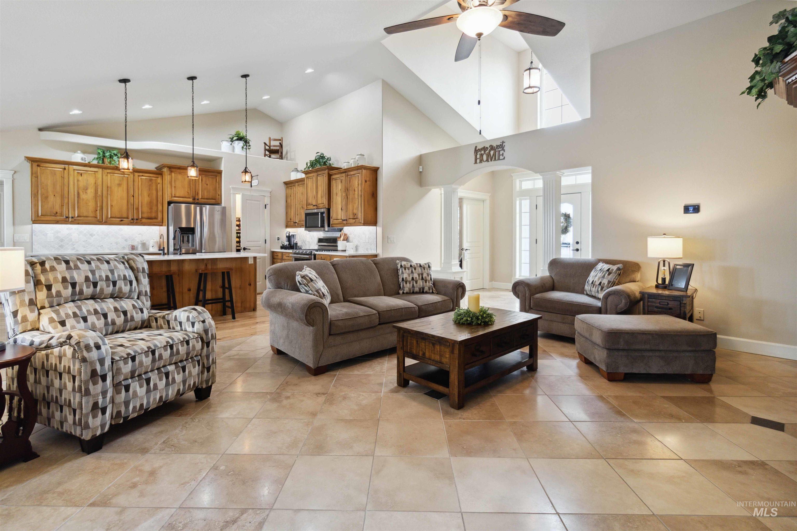 15702 Venus Ct Property Photo 8