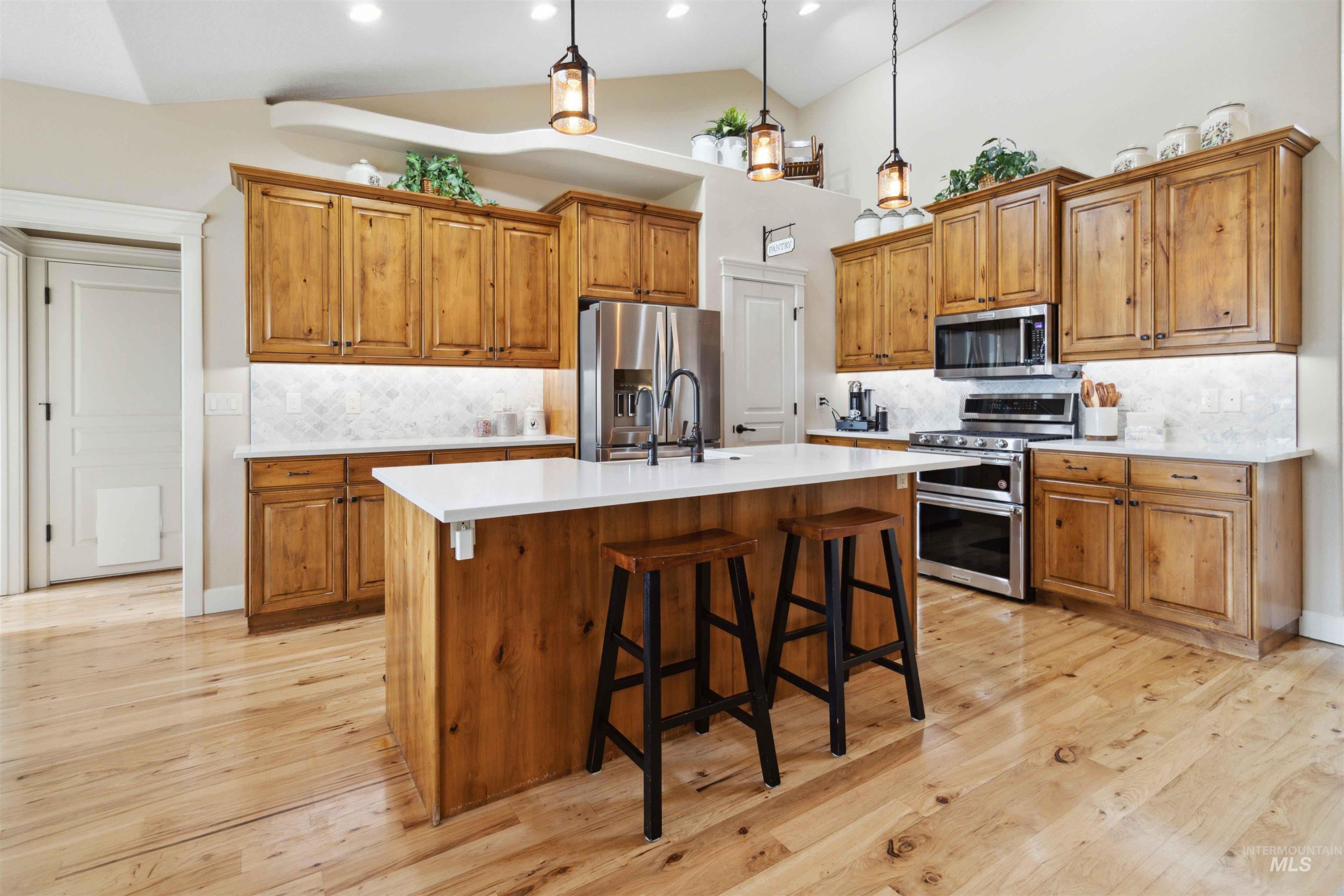 15702 Venus Ct Property Photo 12
