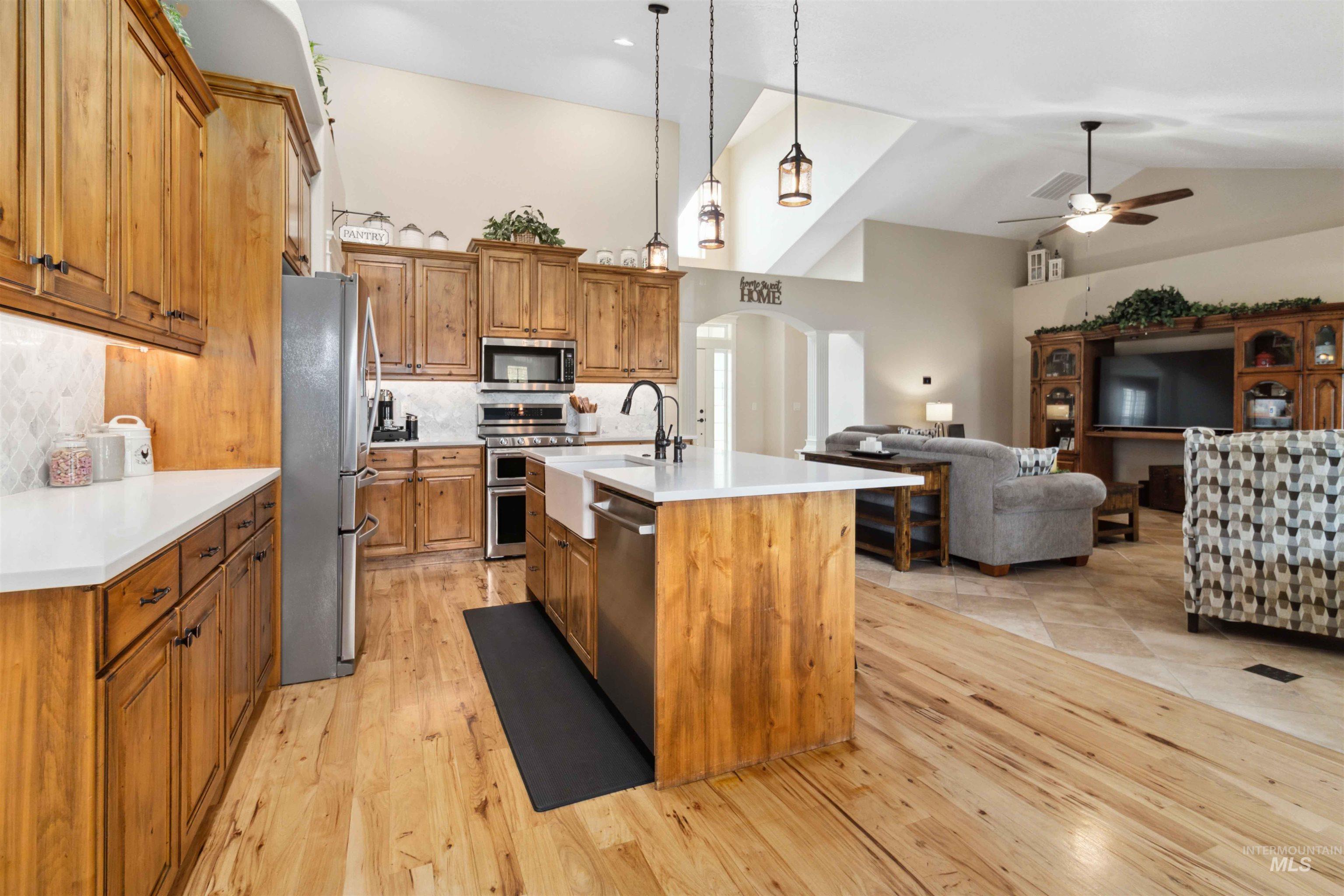 15702 Venus Ct Property Photo 13