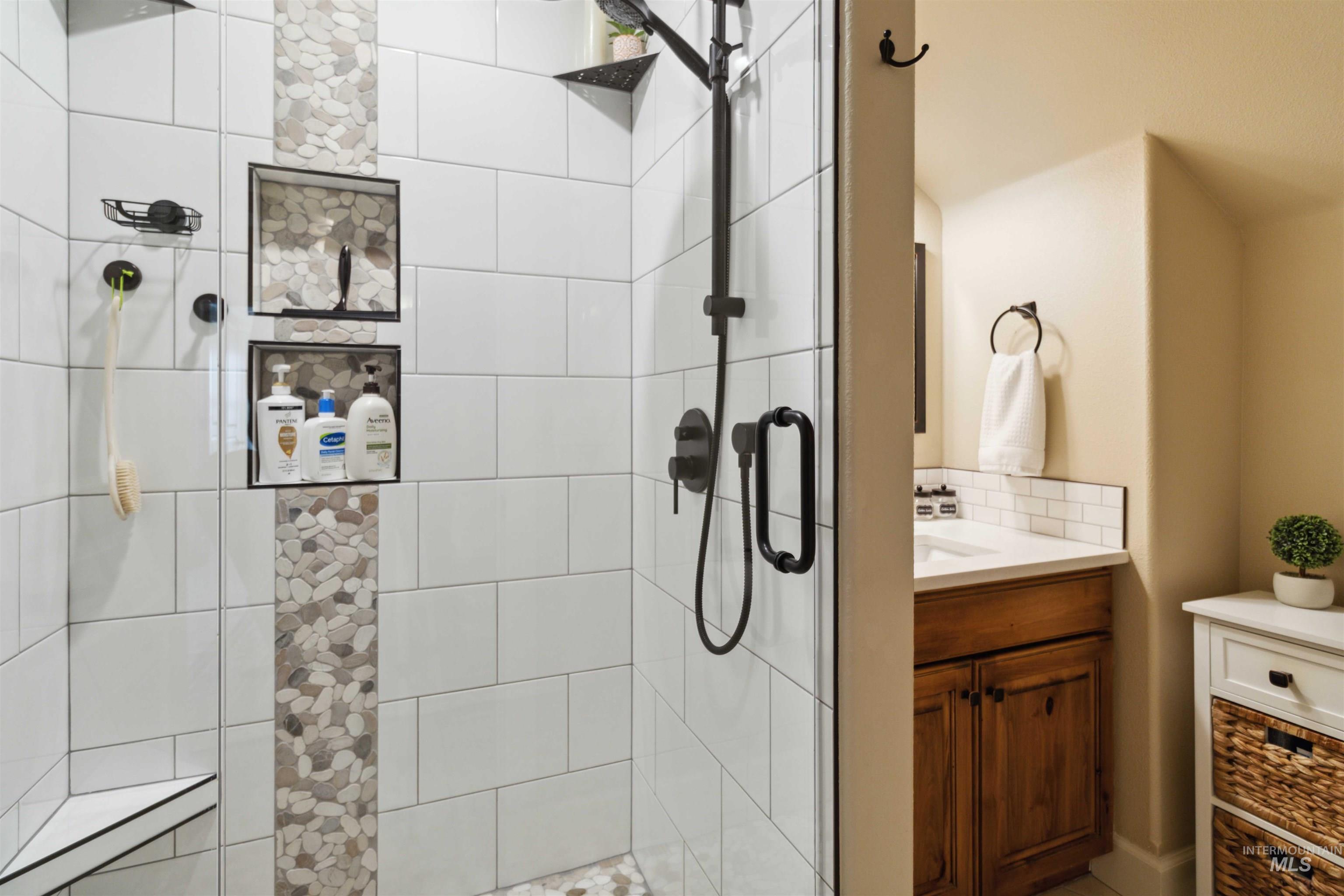 15702 Venus Ct Property Photo 40
