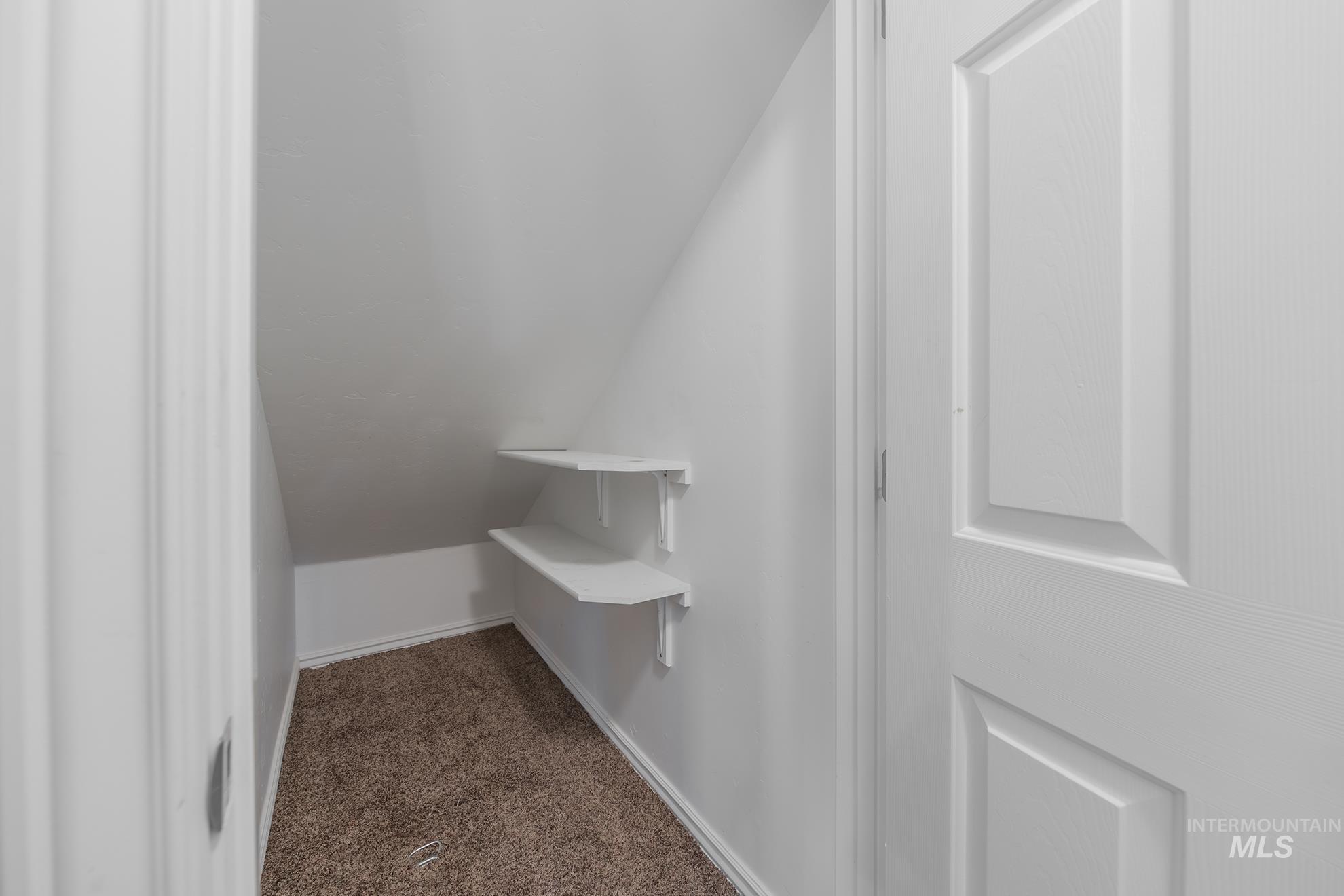 2407 E Locust Lane Property Photo 10