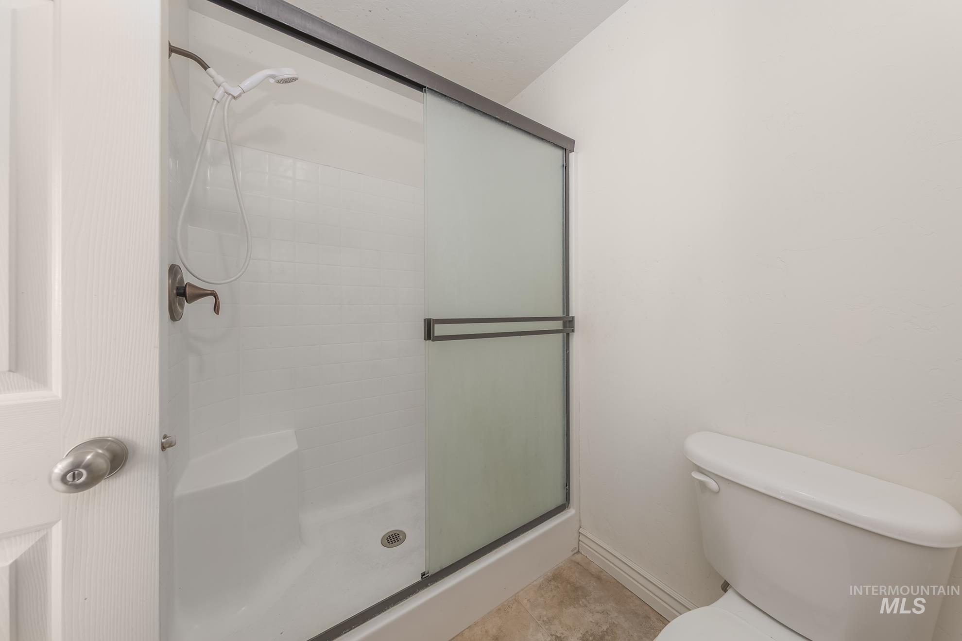 2407 E Locust Lane Property Photo 16