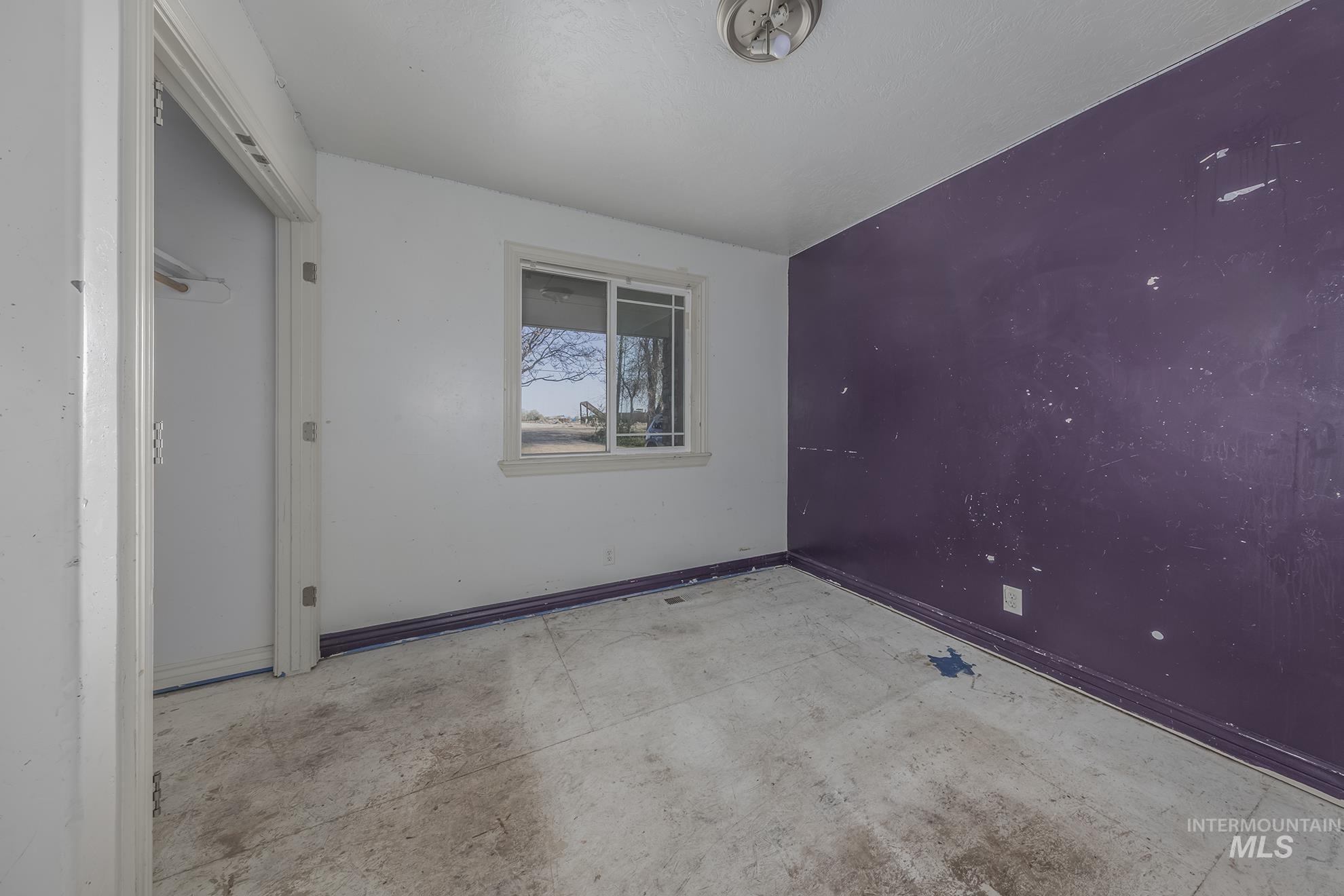 2407 E Locust Lane Property Photo 25
