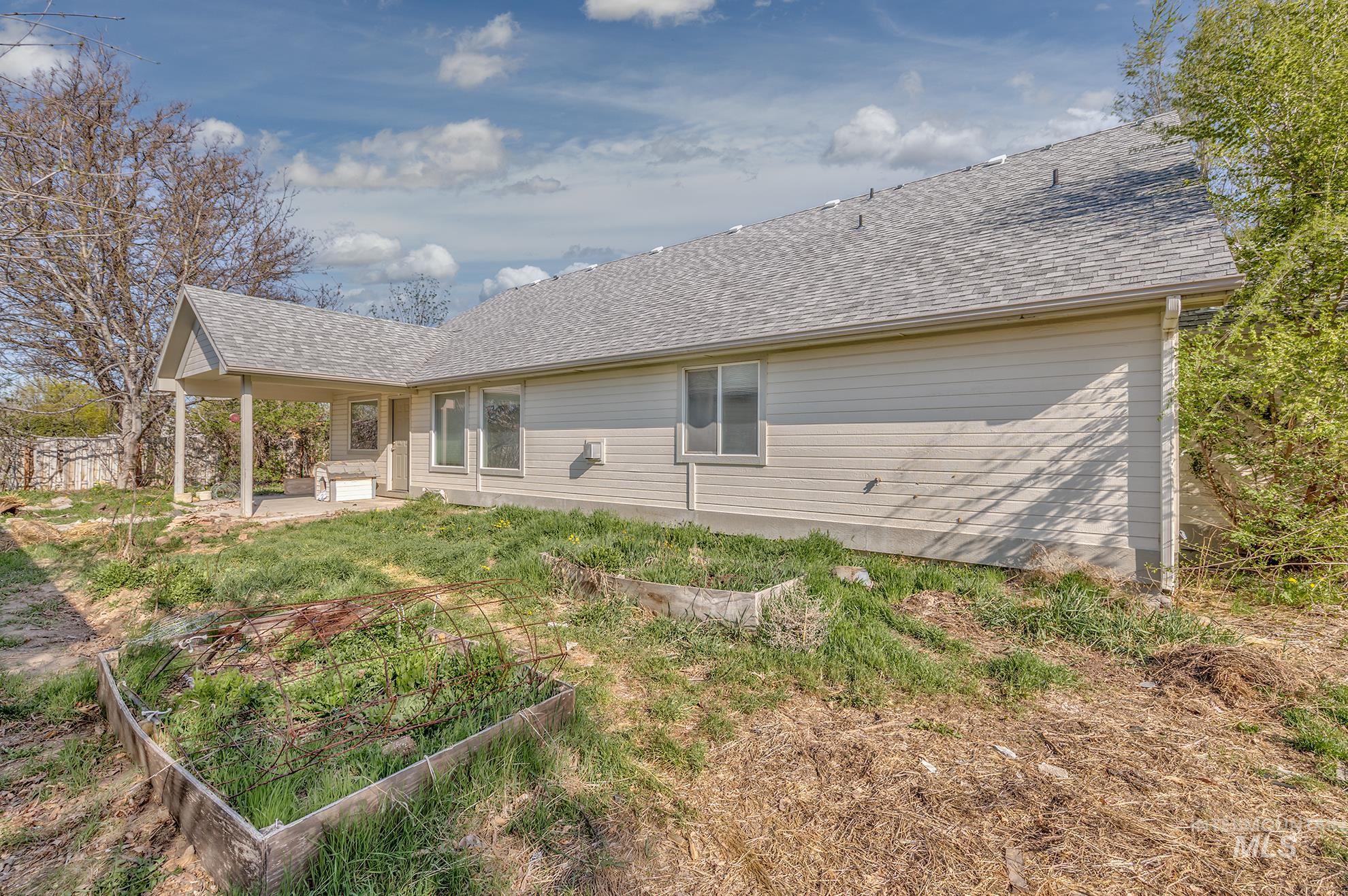 2407 E Locust Lane Property Photo 44