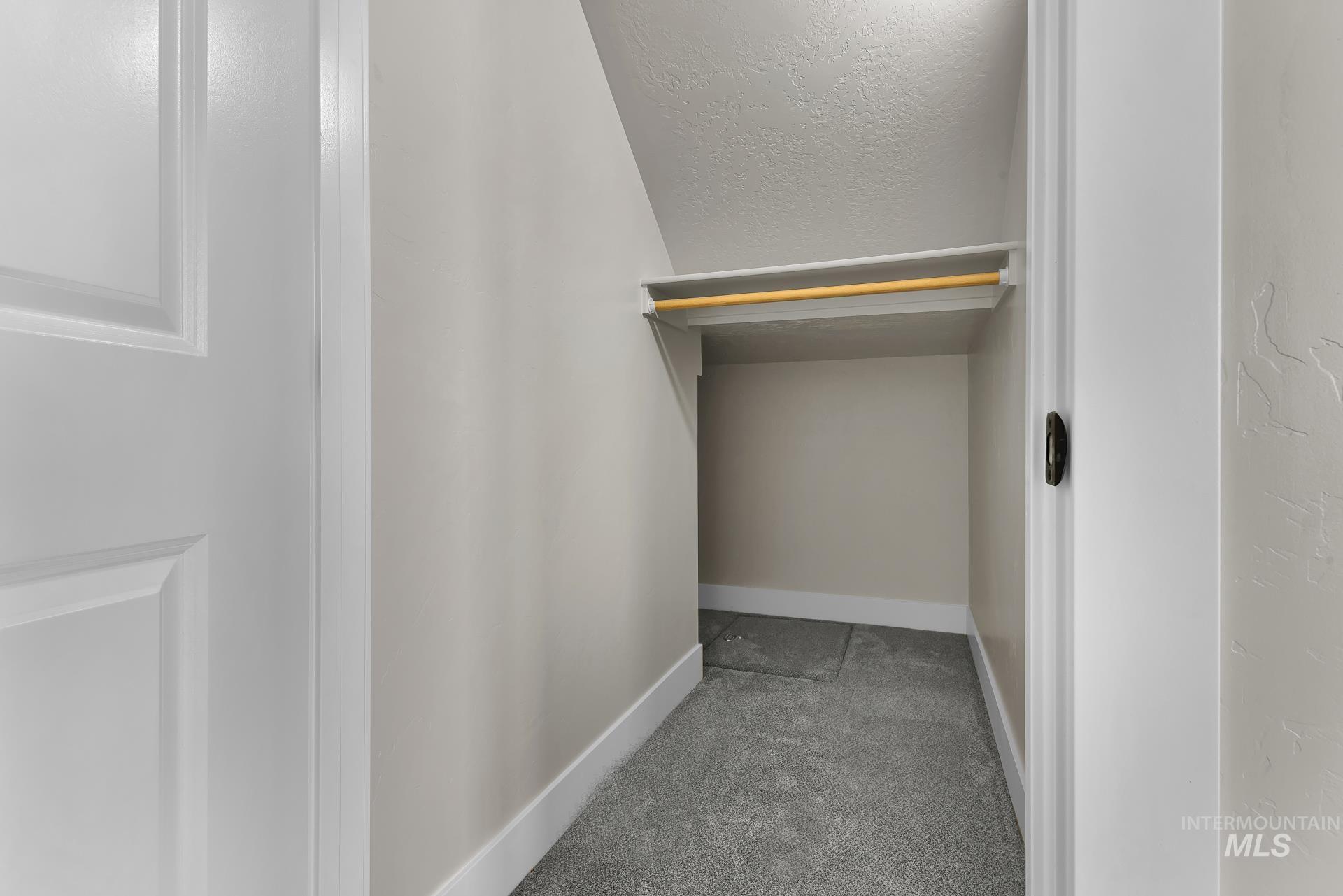 2908 Dale Lane Property Photo 15
