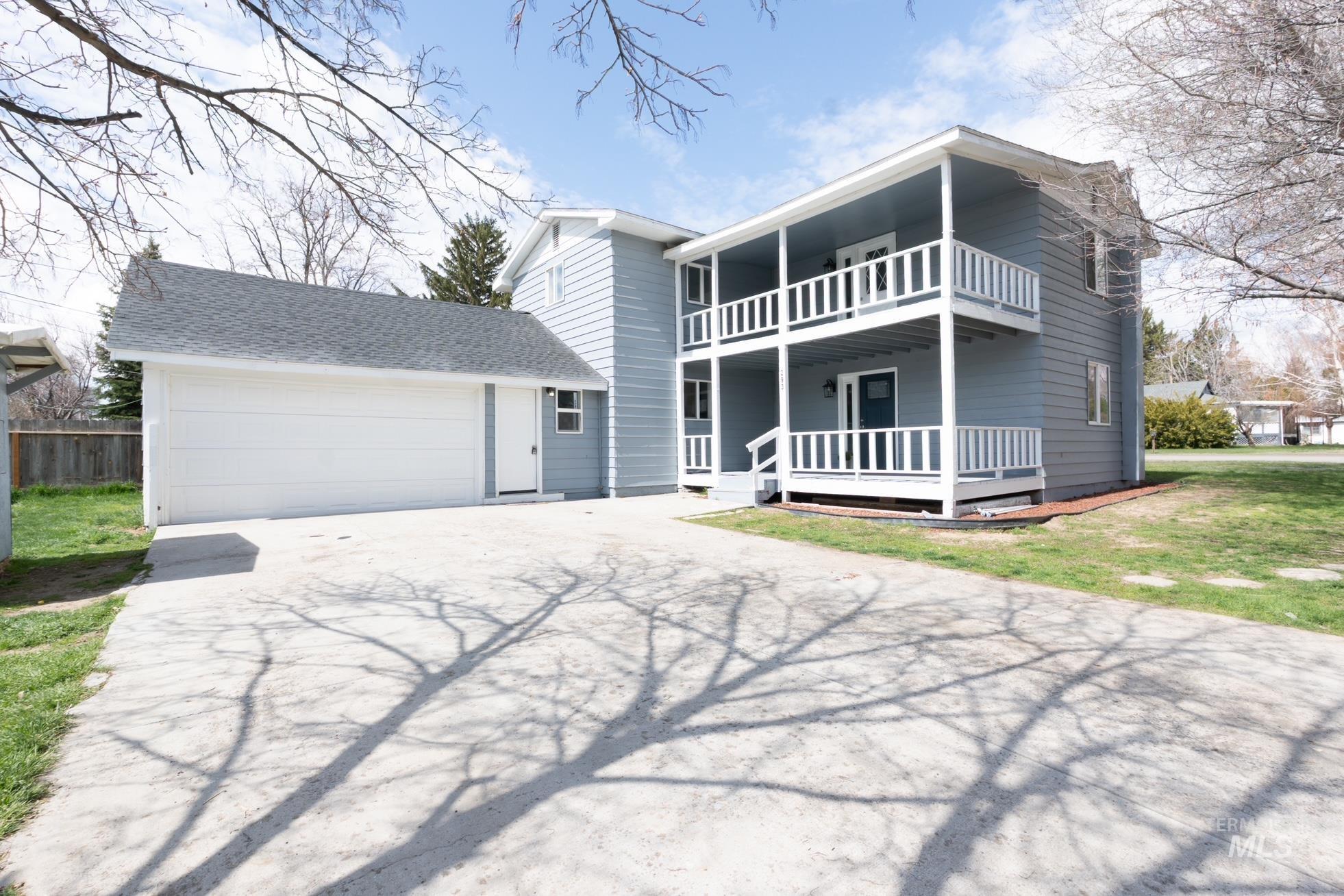 293 E Ave B Property Photo