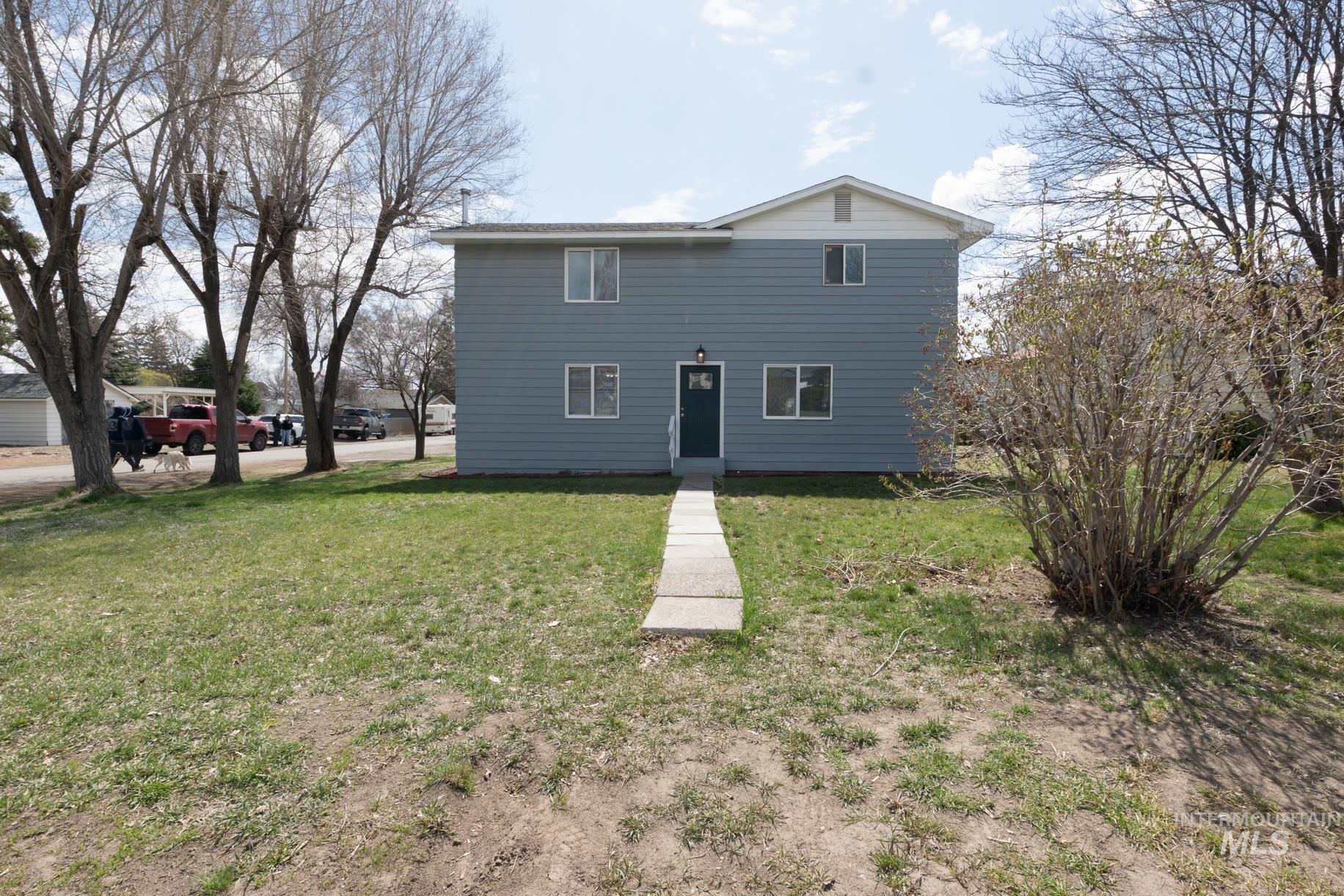 293 E Ave B Property Photo 2