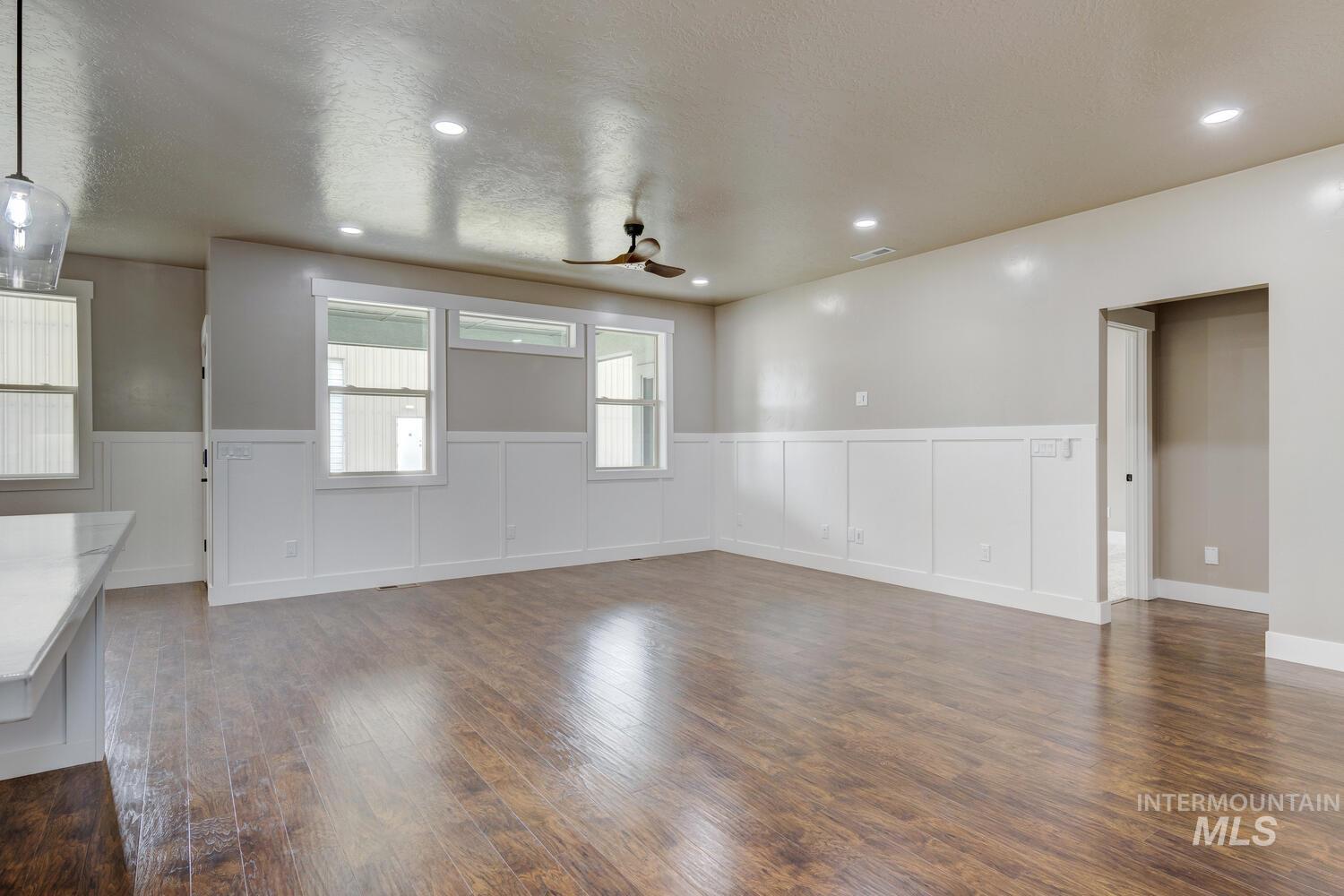 1113 W Blaine Ave Property Photo 5