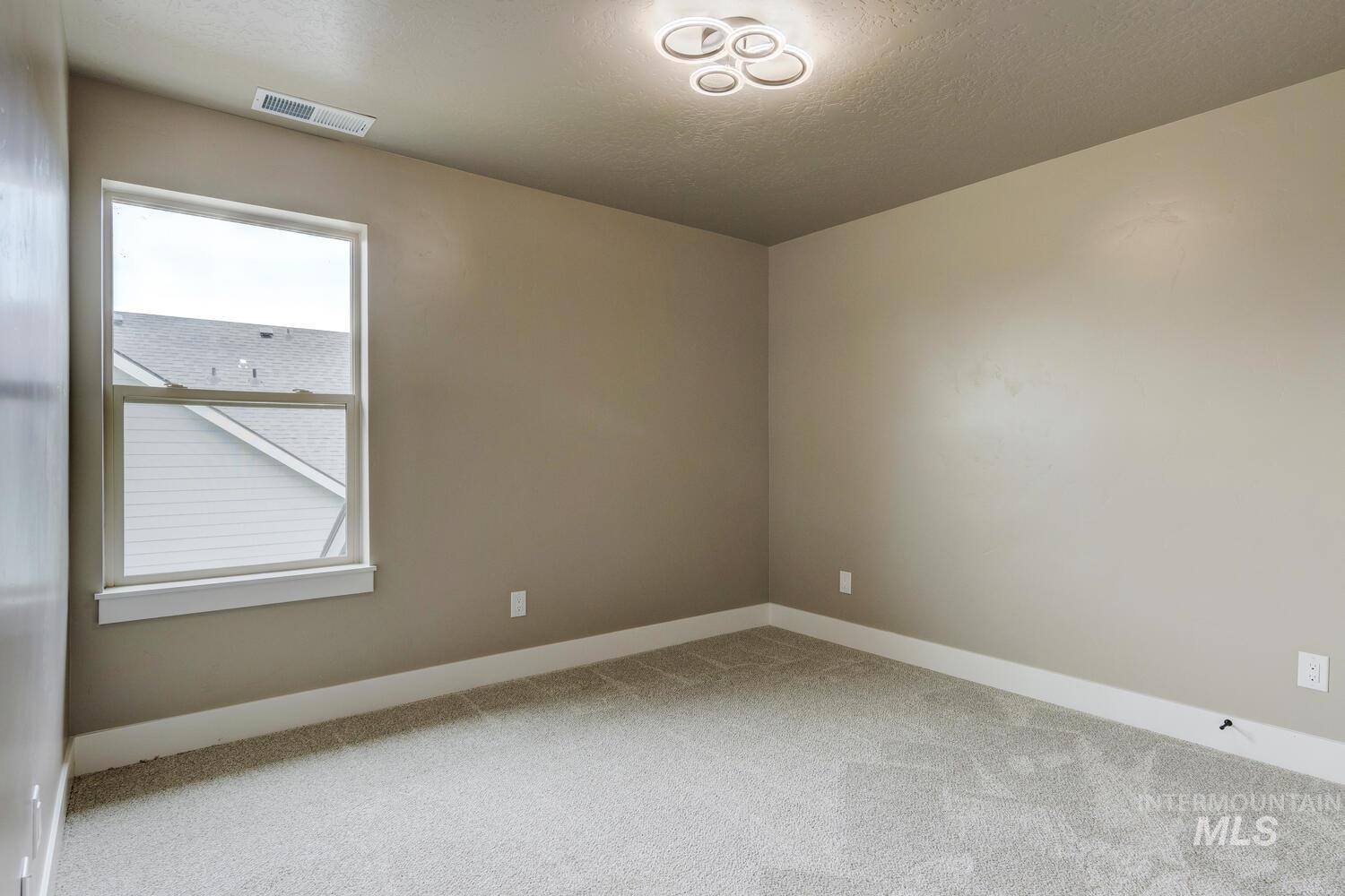 1113 W Blaine Ave Property Photo 36