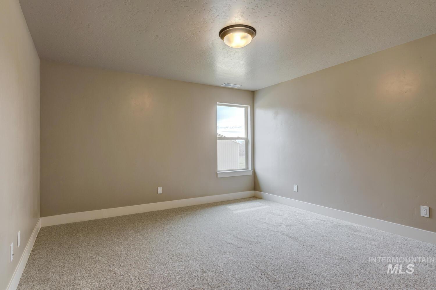 1113 W Blaine Ave Property Photo 38