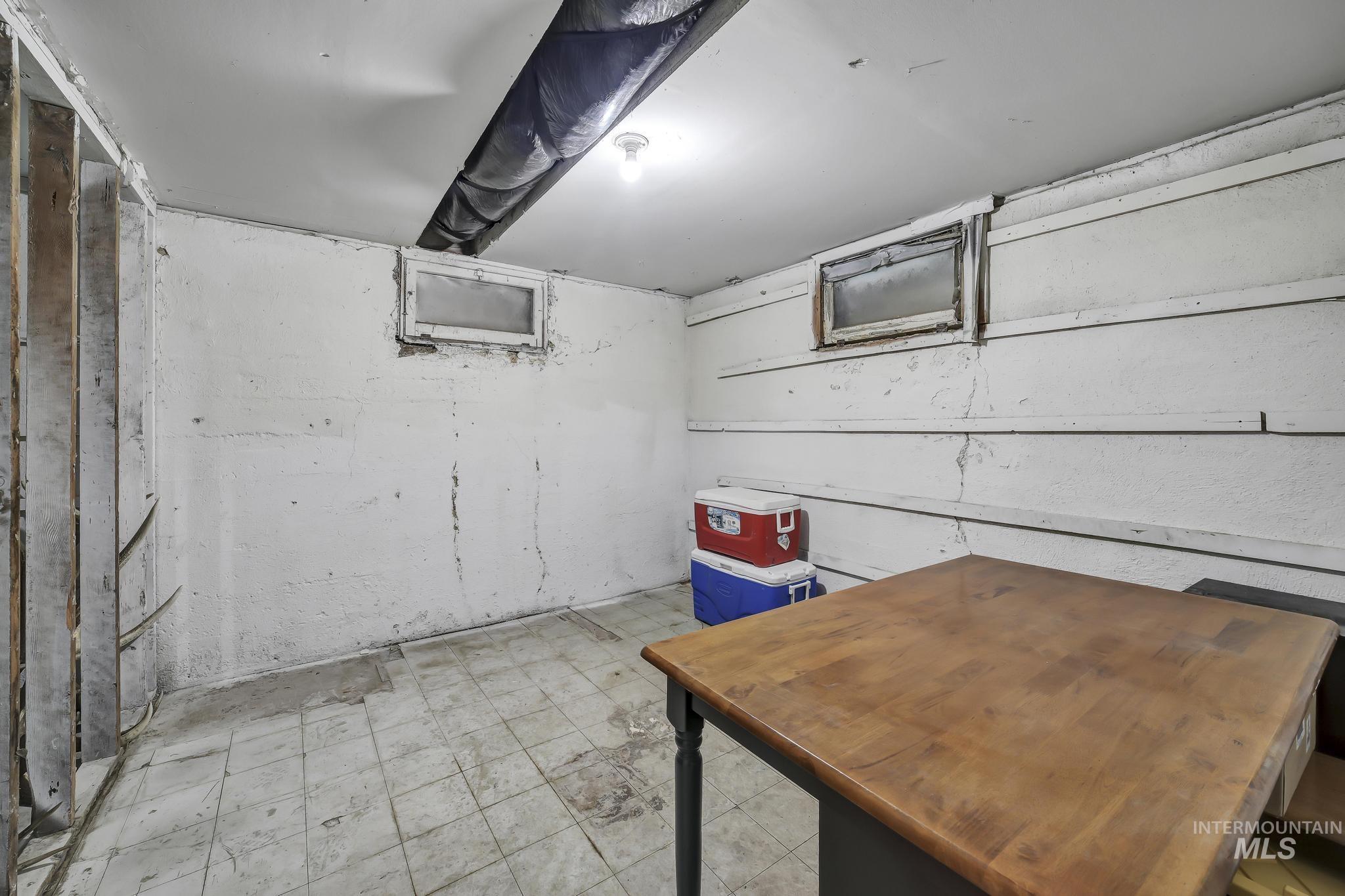 403 W Highway 30 Property Photo 22