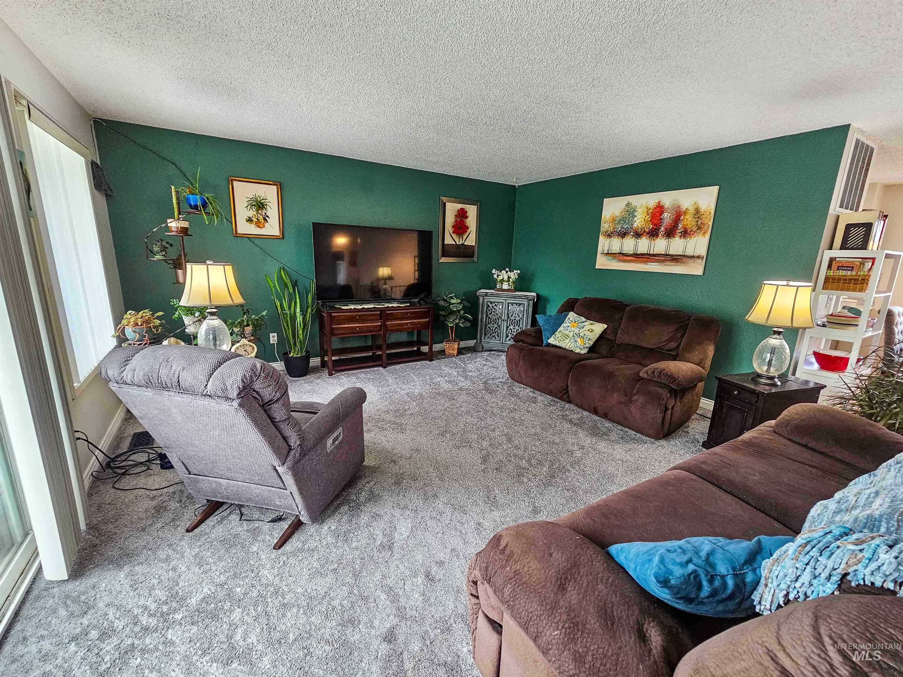 2390 Rolling Hills Drive Property Photo 2
