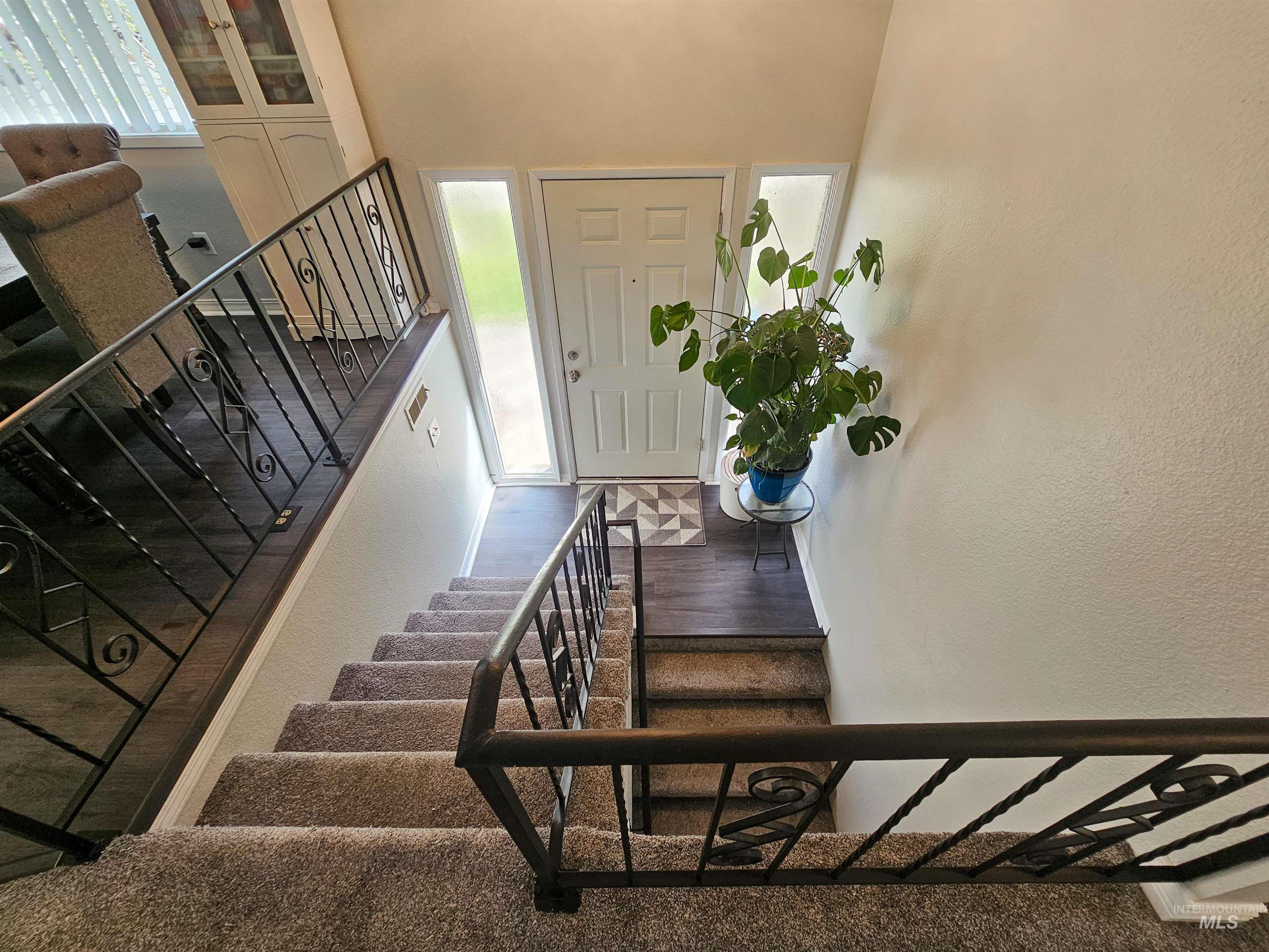 2390 Rolling Hills Drive Property Photo 15