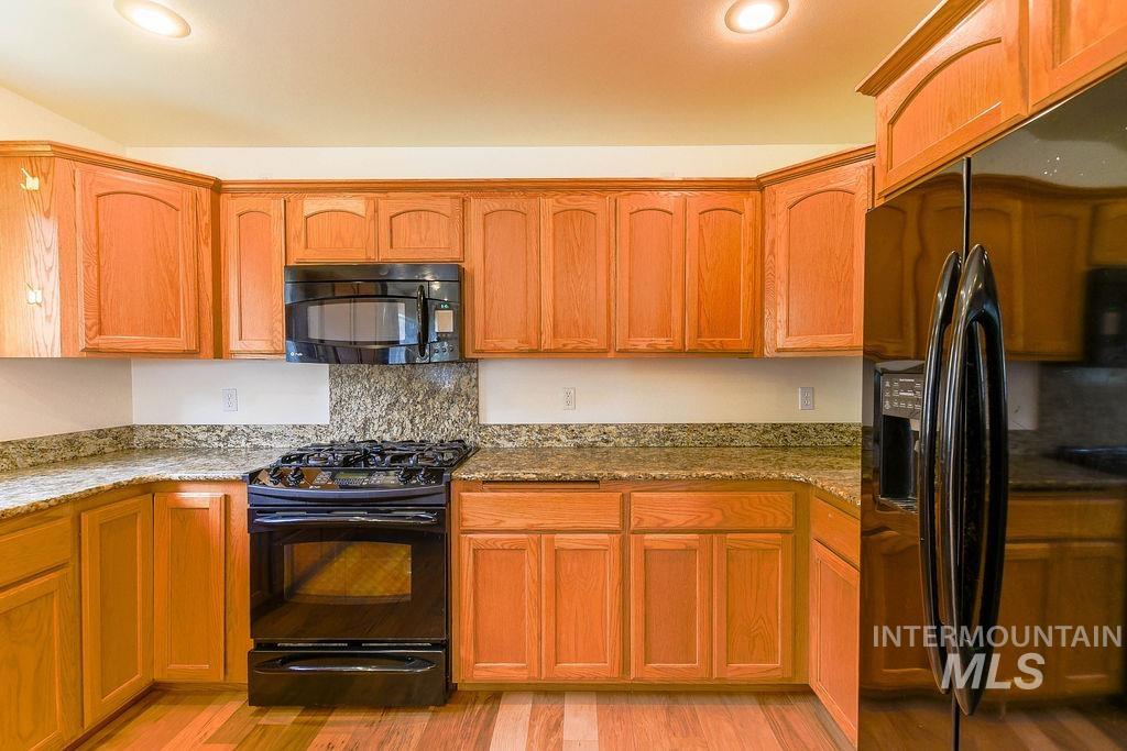 1962 E 6th Street Property Photo 11