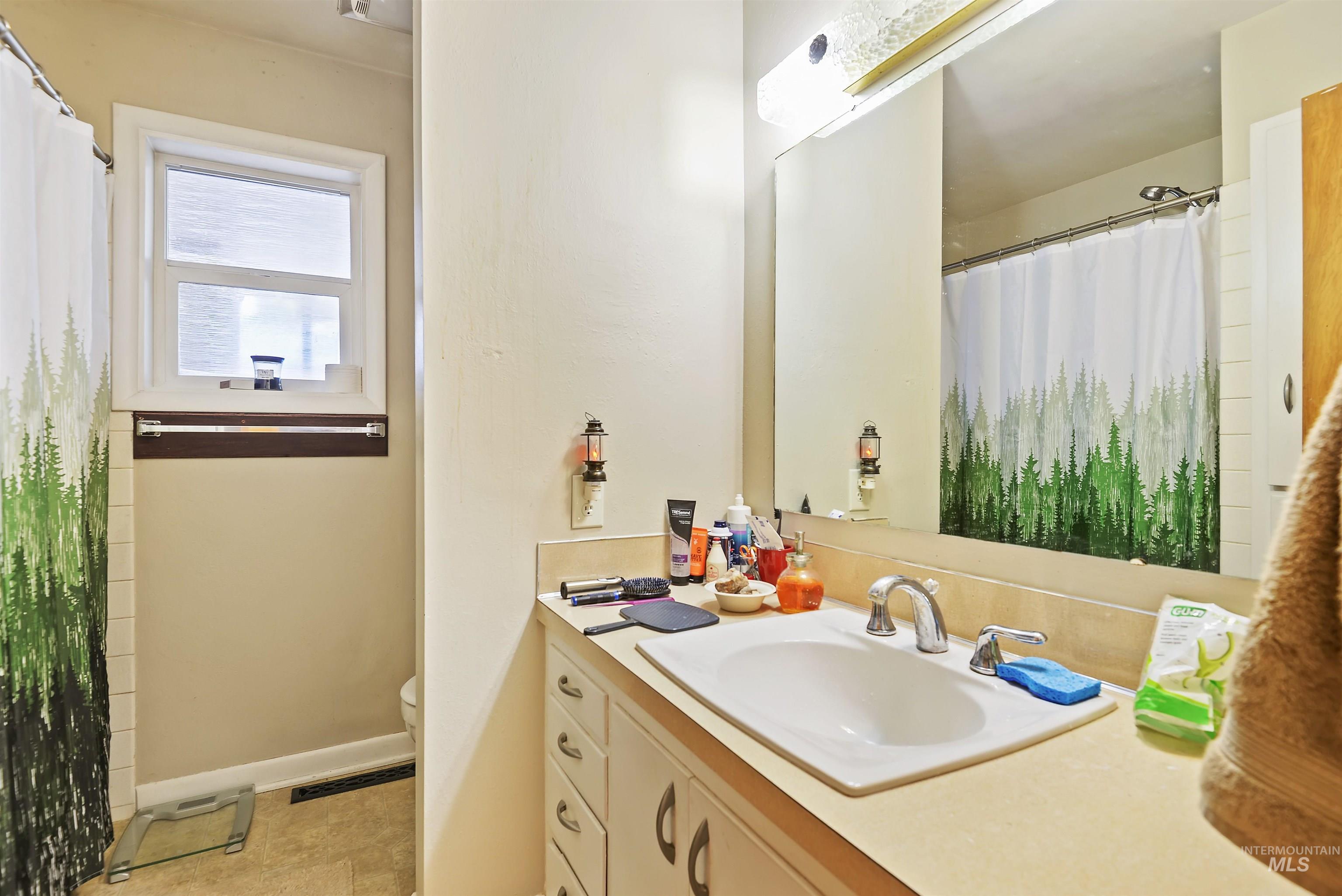 1206 S. Owyhee St. Property Photo 20