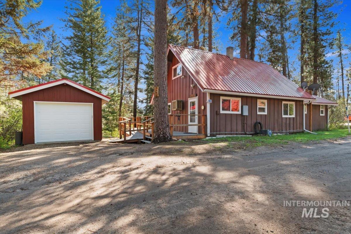 3 Moonglow Dr. Property Photo 2