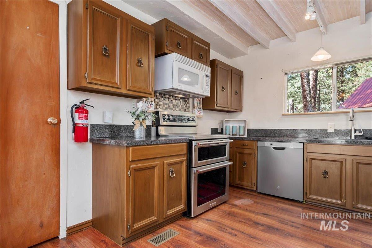 3 Moonglow Dr. Property Photo 8