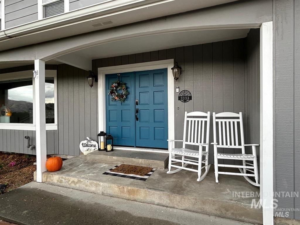 3333 Meadowlark Drive Property Photo 3