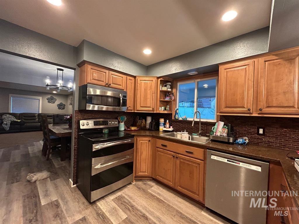 3333 Meadowlark Drive Property Photo 9