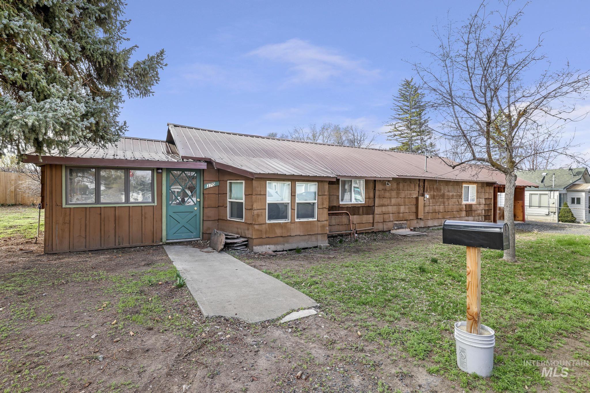 370 E Orchard Property Photo