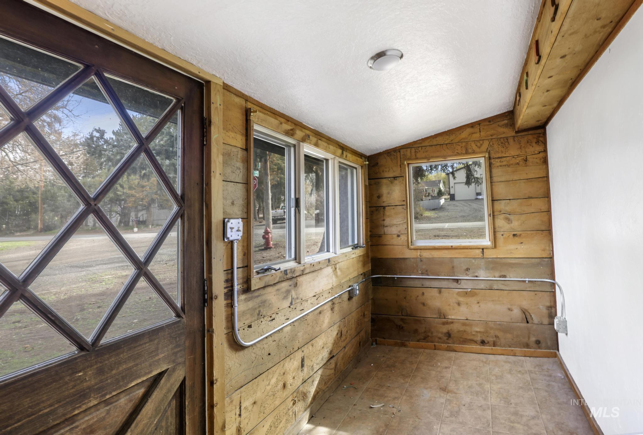370 E Orchard Property Photo 7
