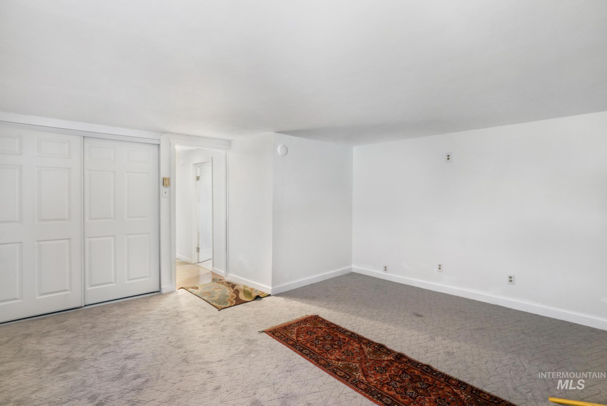 370 E Orchard Property Photo 14