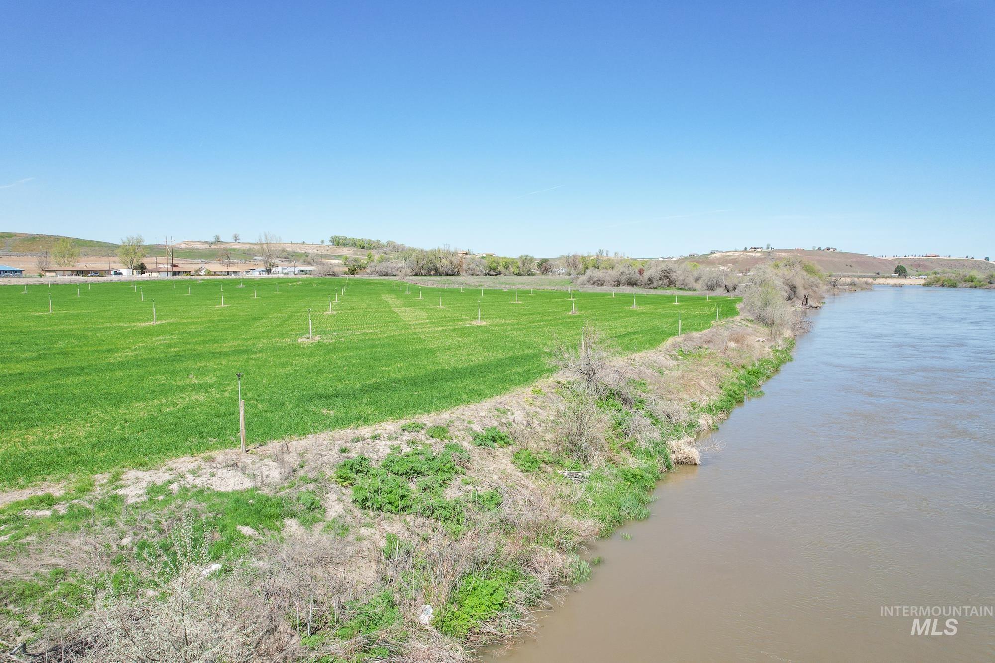 4460 Highway 201 Property Photo 2