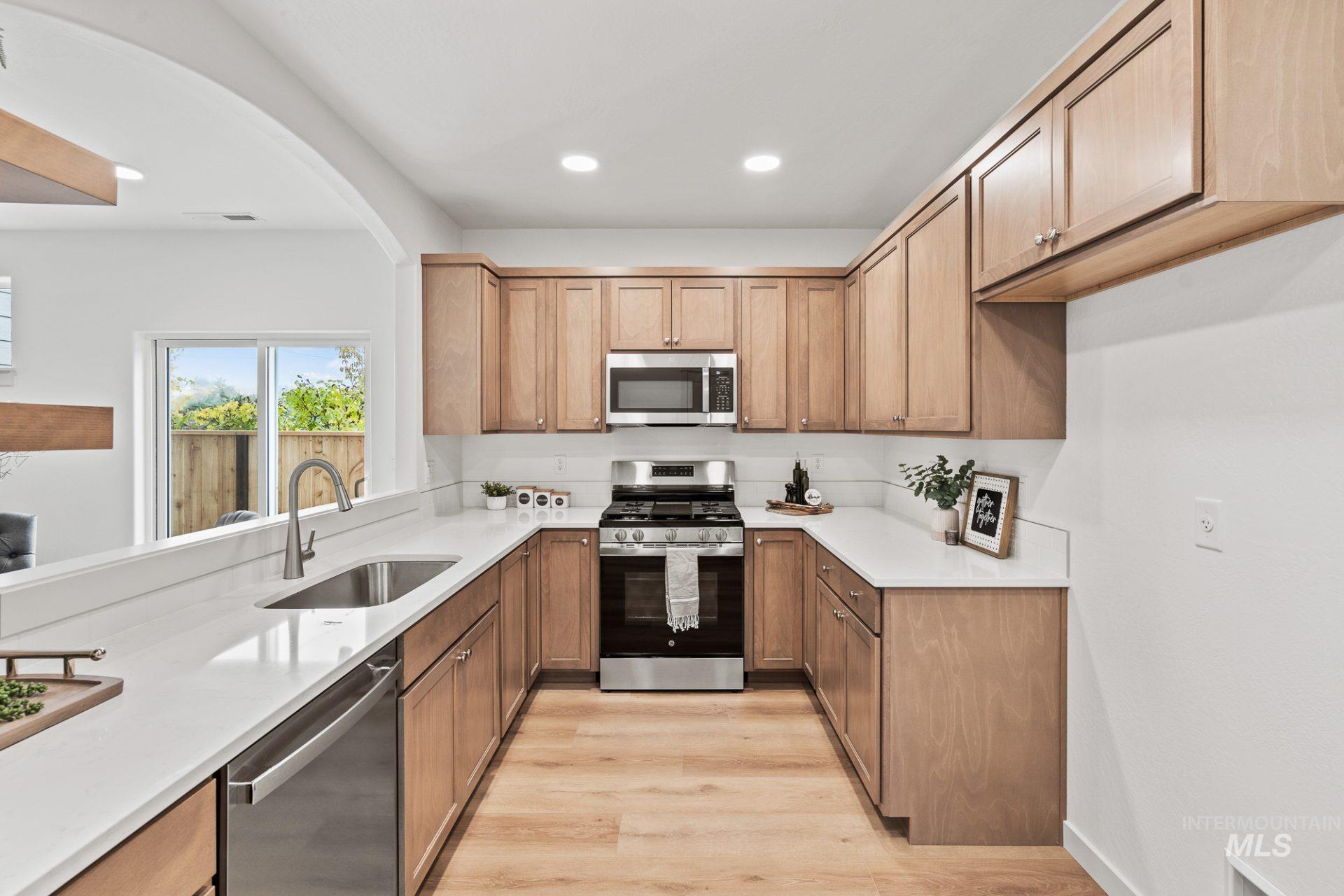 1067 Coral Rd. Property Photo 6