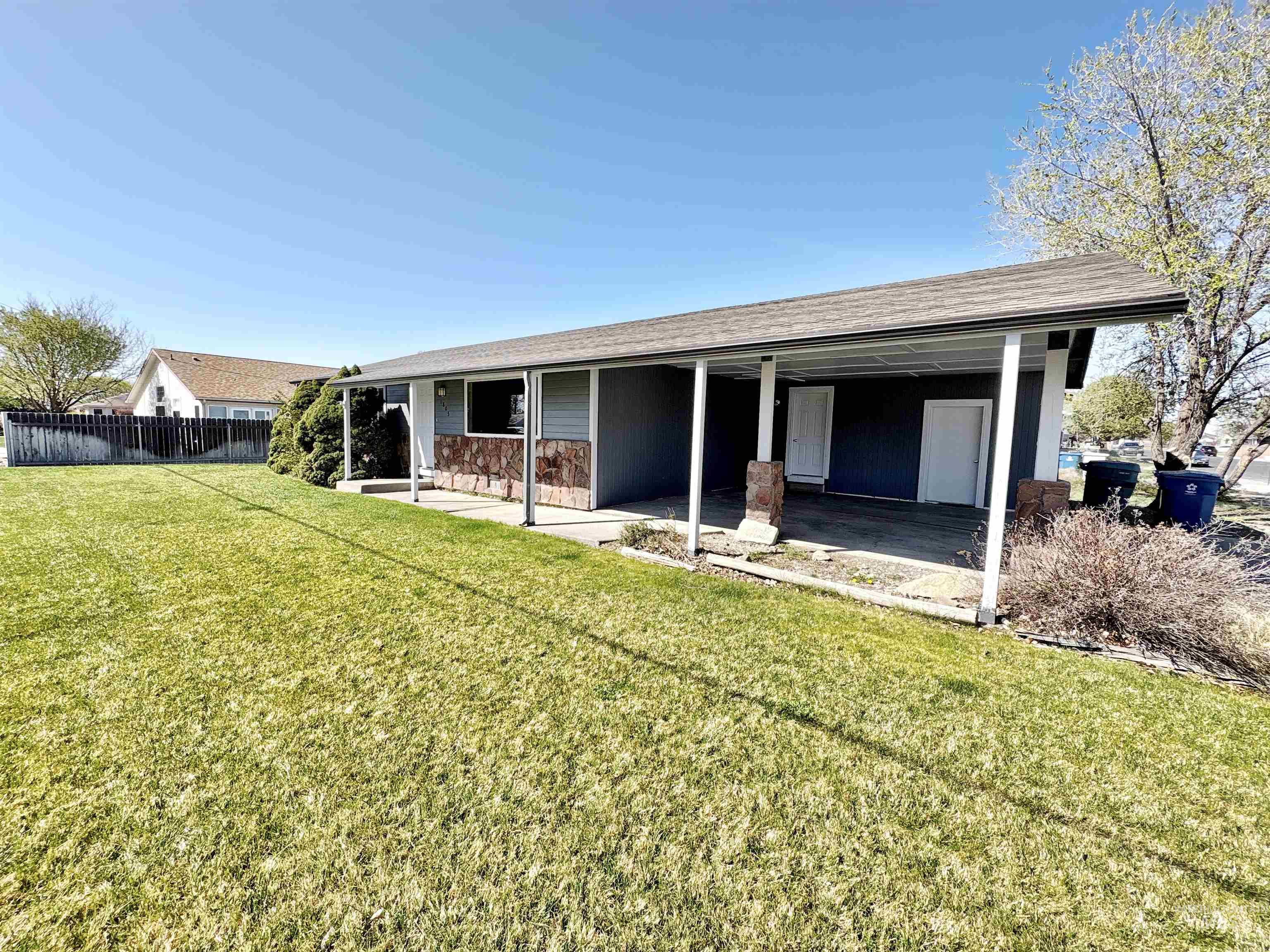 1805 Stonetree Drive Property Photo 4