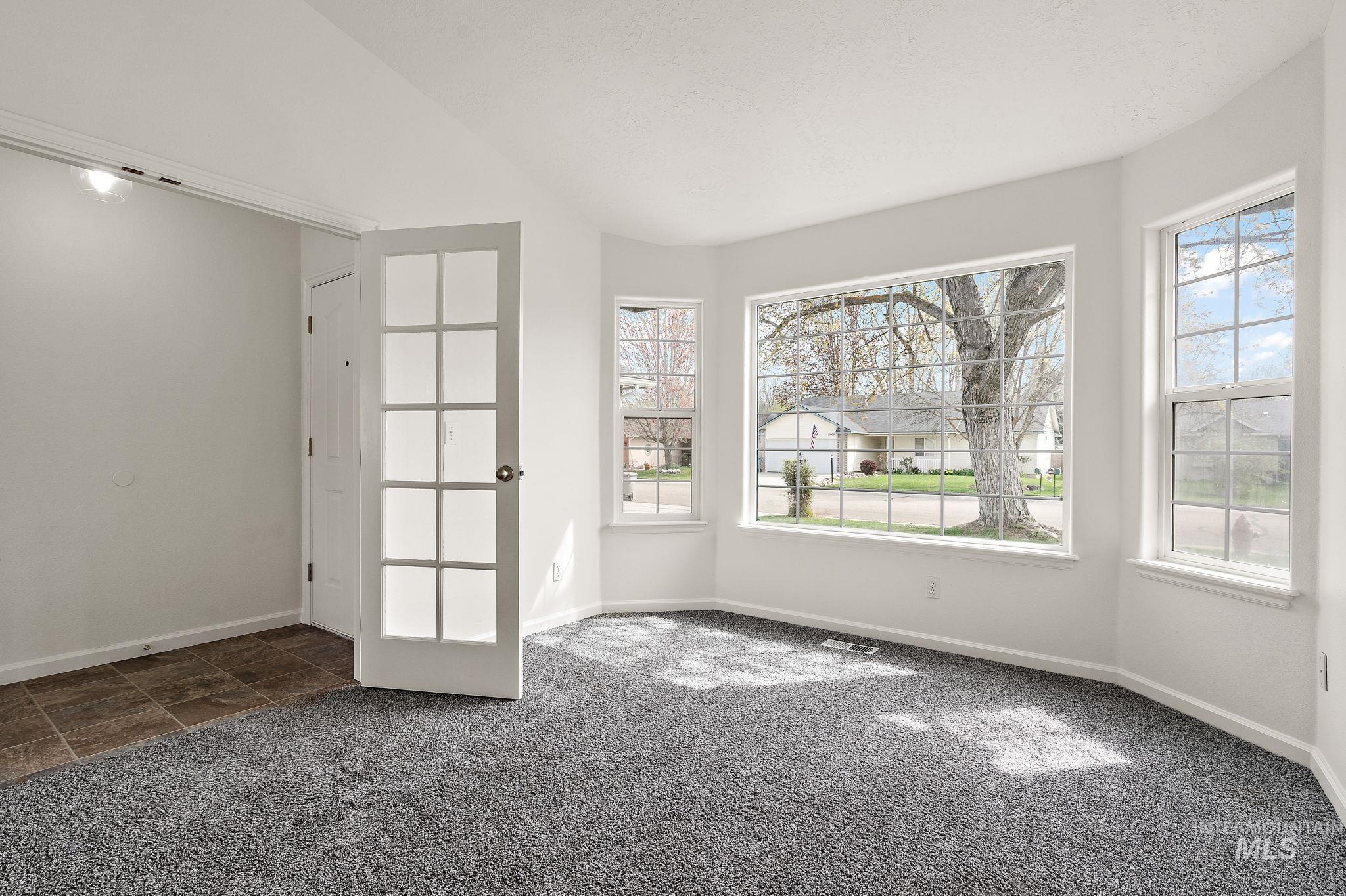 10906 W Altair St Property Photo 5