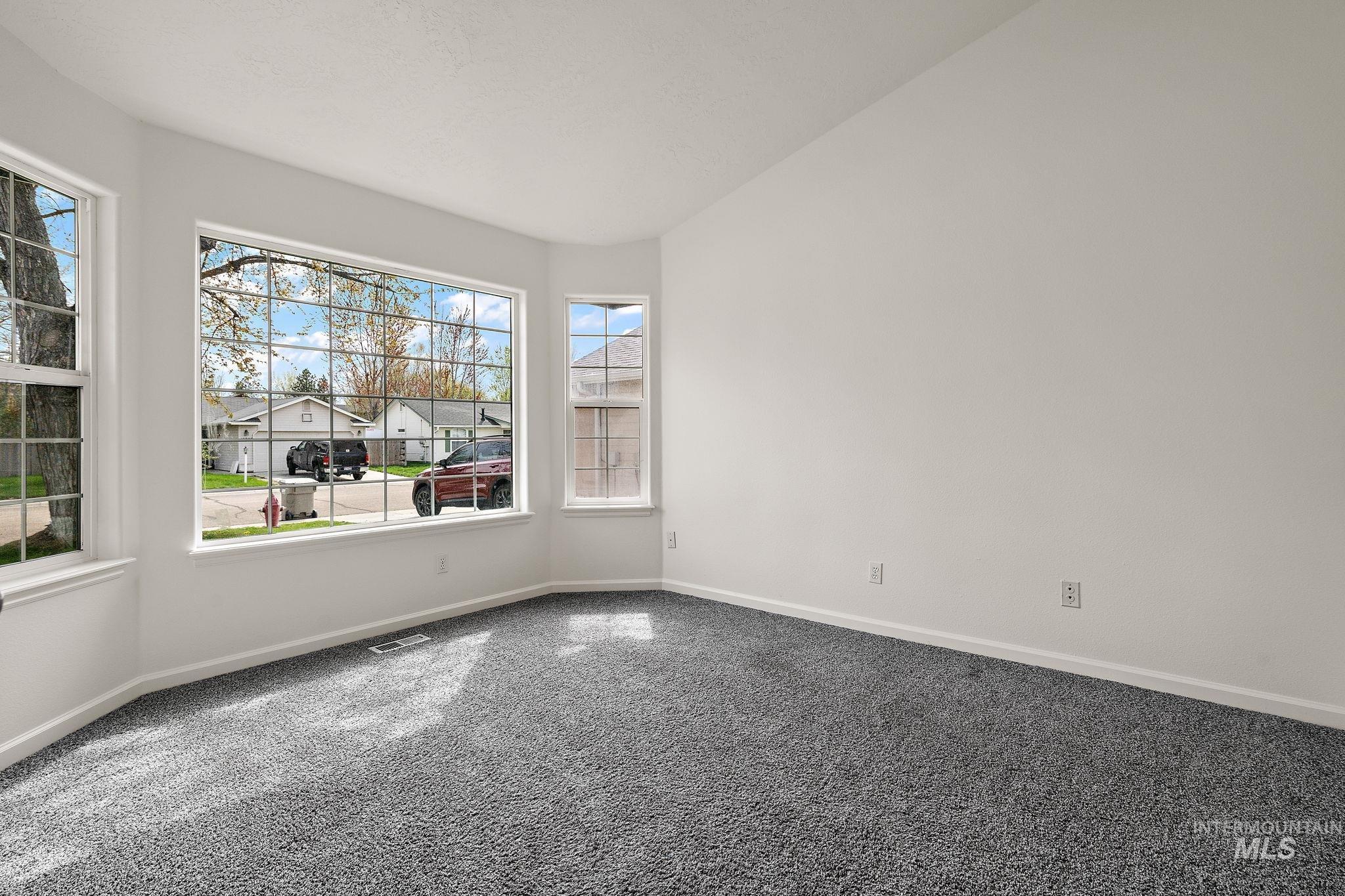 10906 W Altair St Property Photo 6