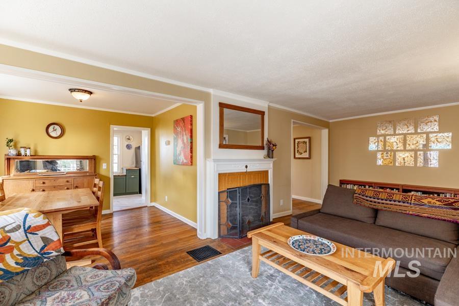 203 S Polk Property Photo 4